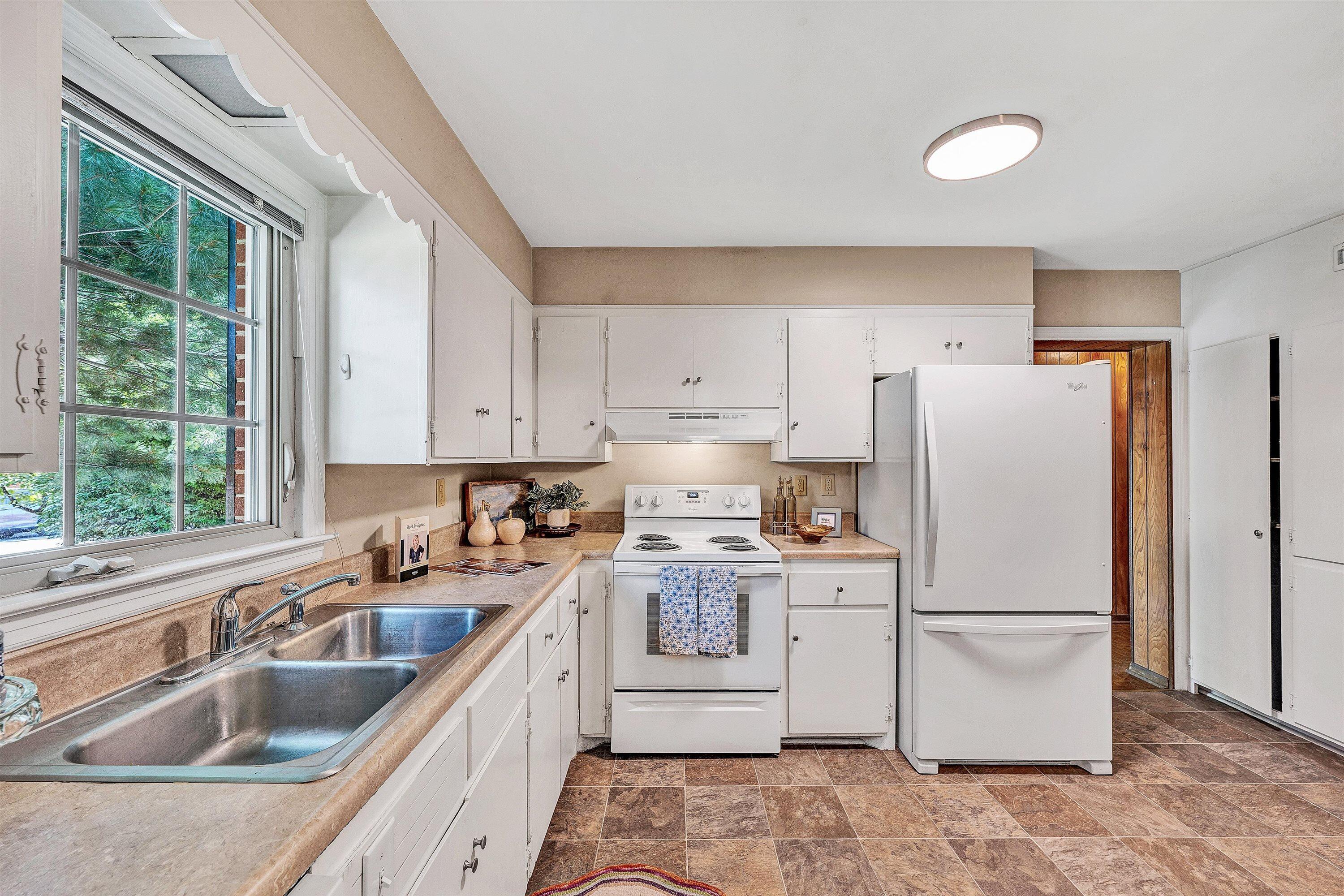 423 Highfield RD