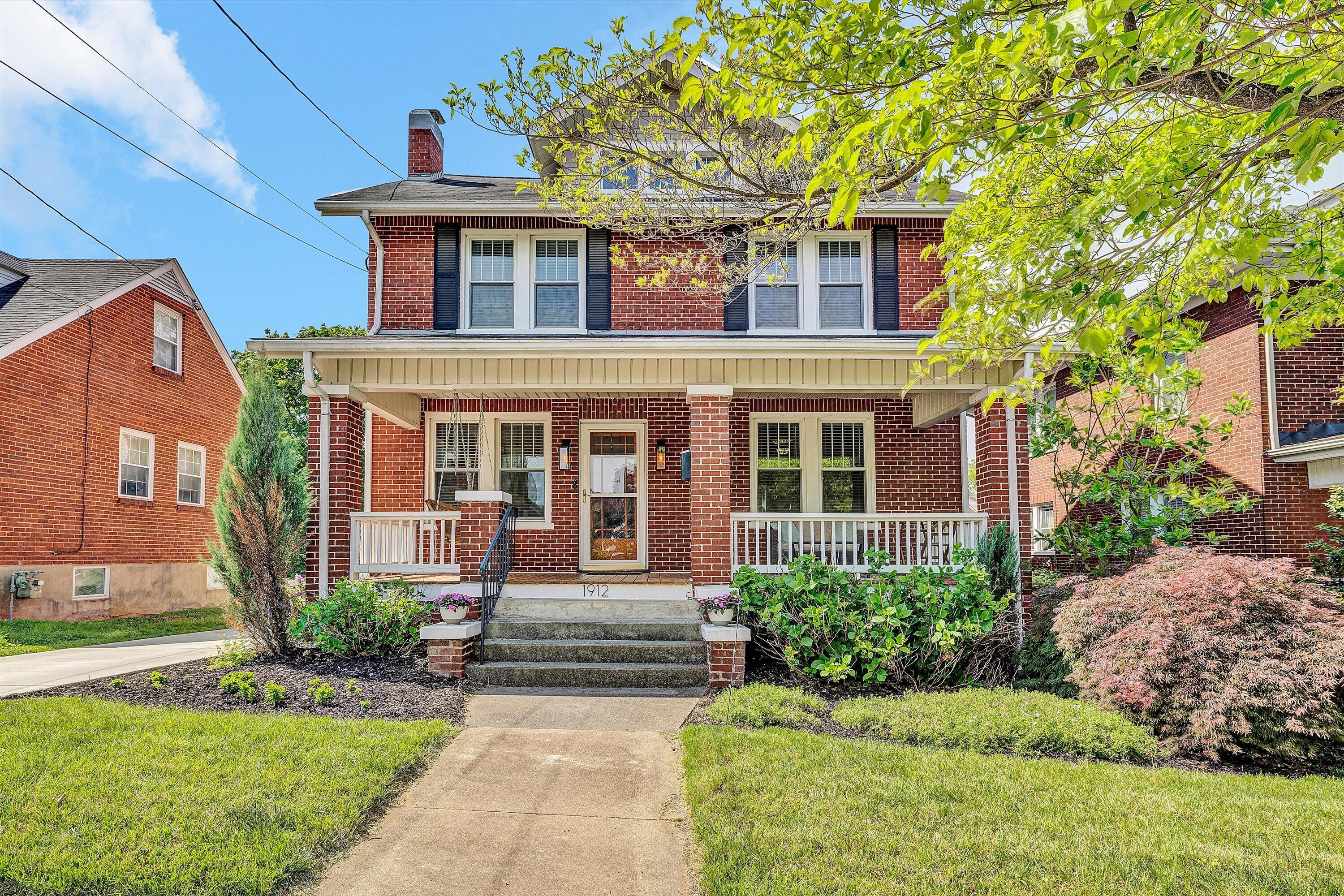 1912 Bluemont AVE SW