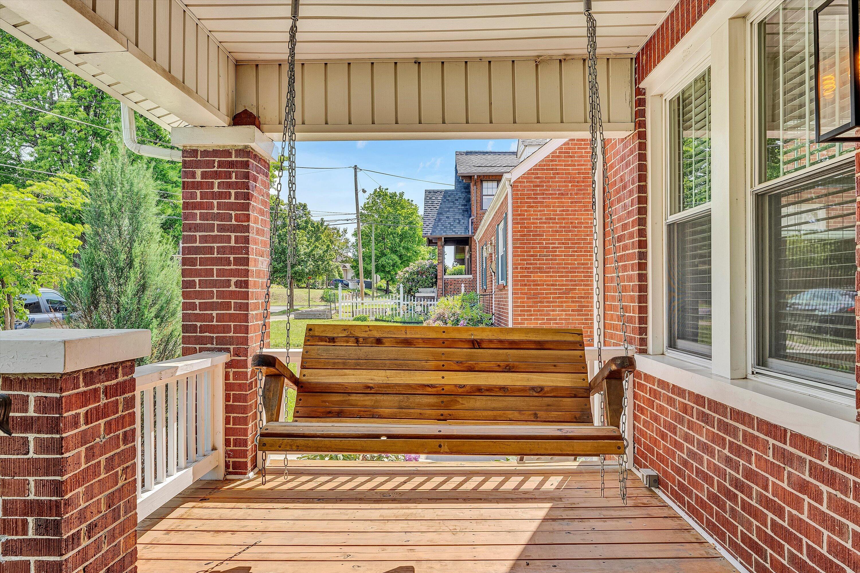 1912 Bluemont AVE SW