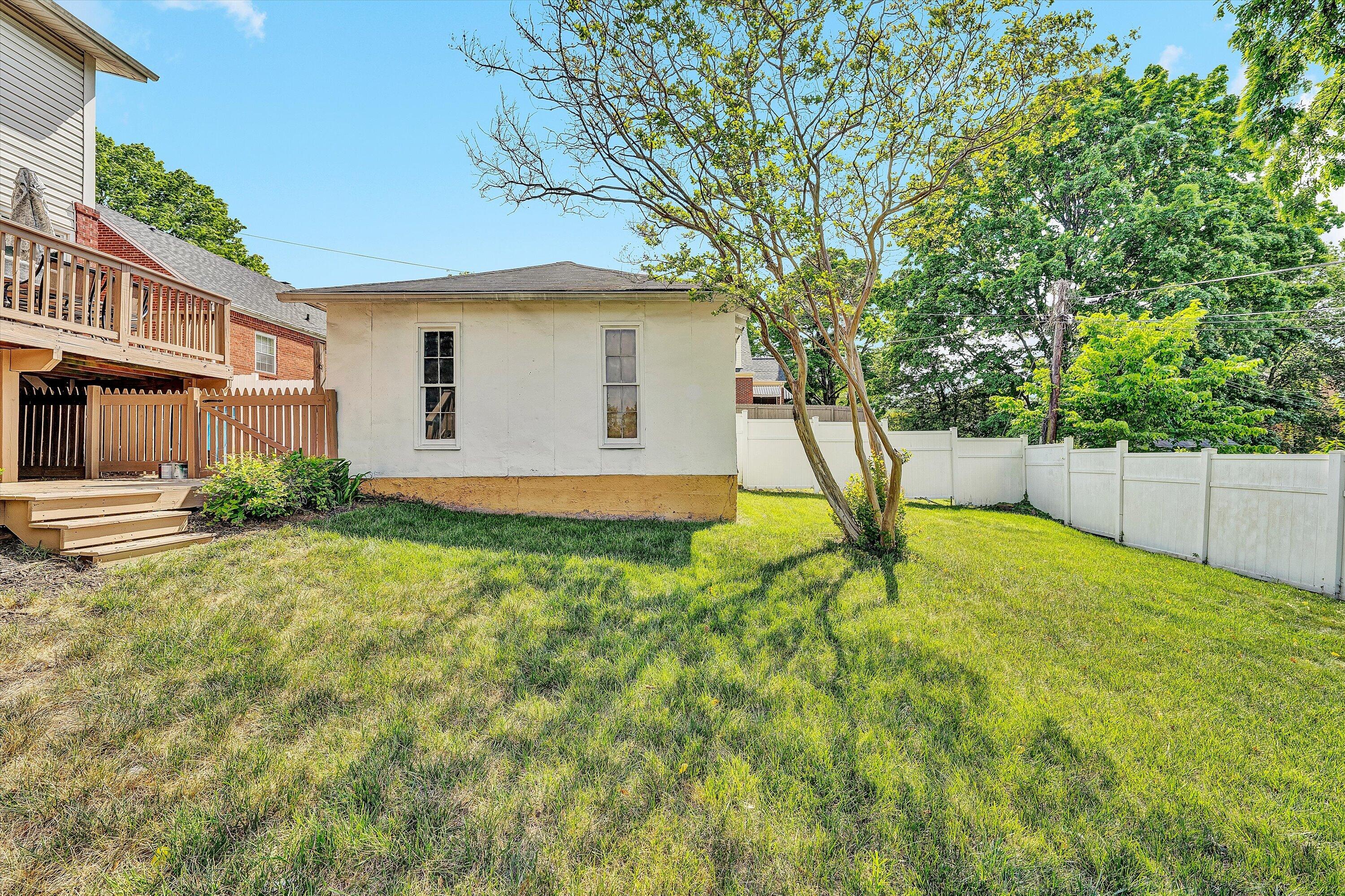 1912 Bluemont AVE SW