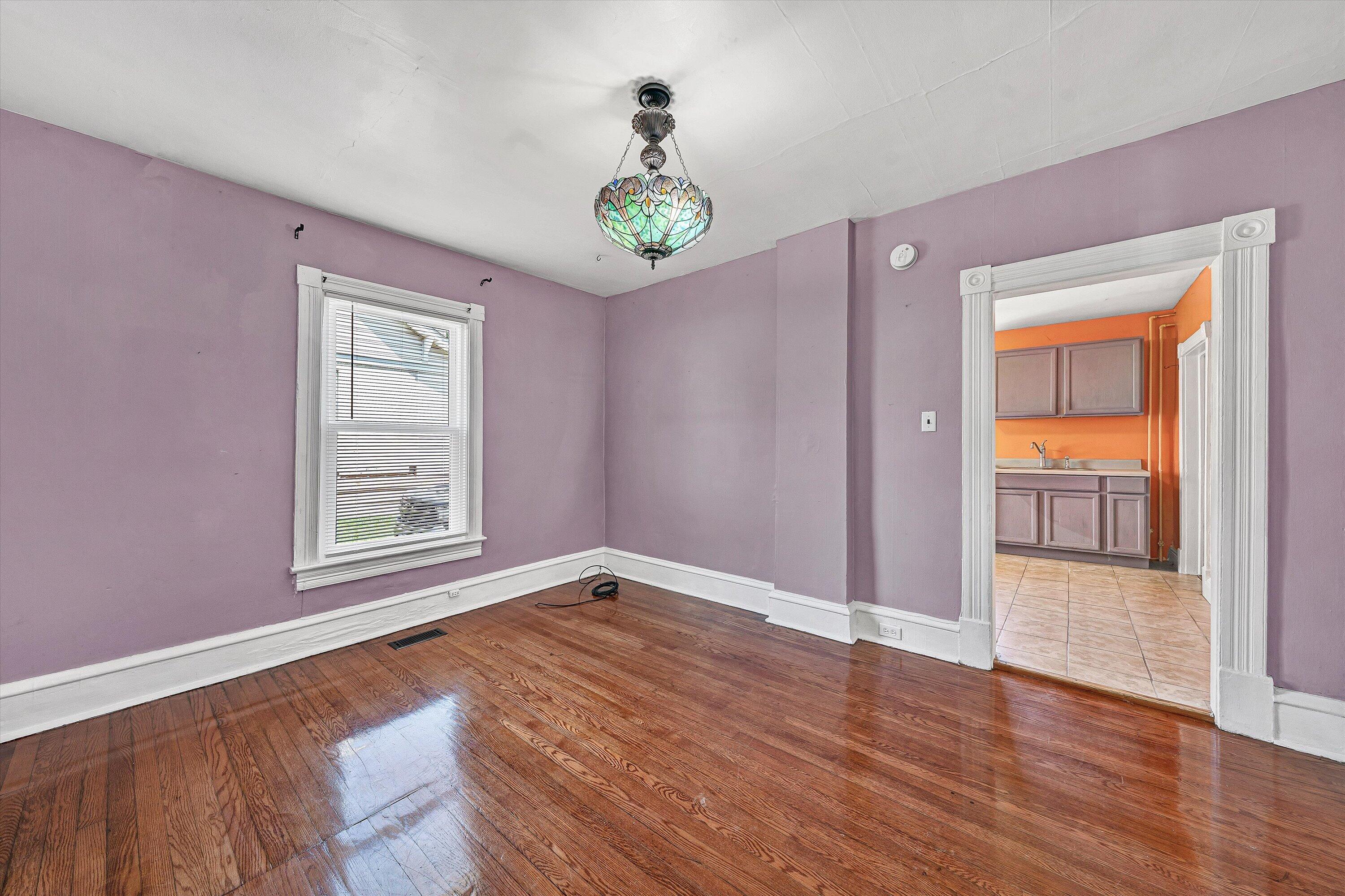 762 Arbutus AVE SE