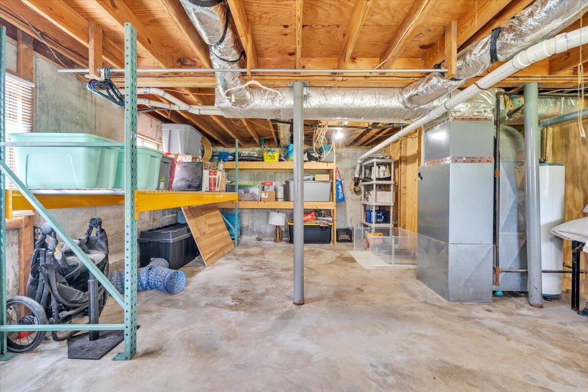 729 Kenyon RD