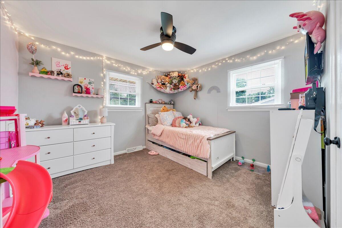 729 Kenyon RD