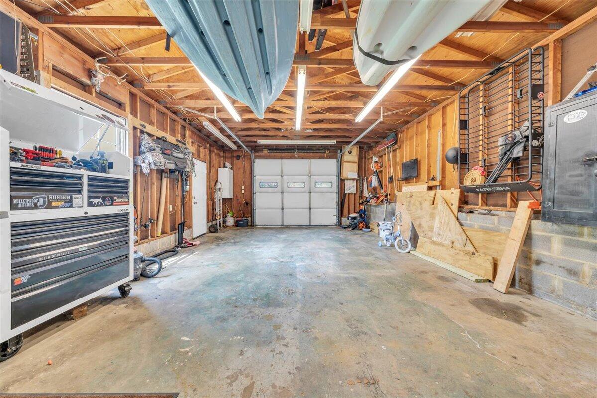 729 Kenyon RD