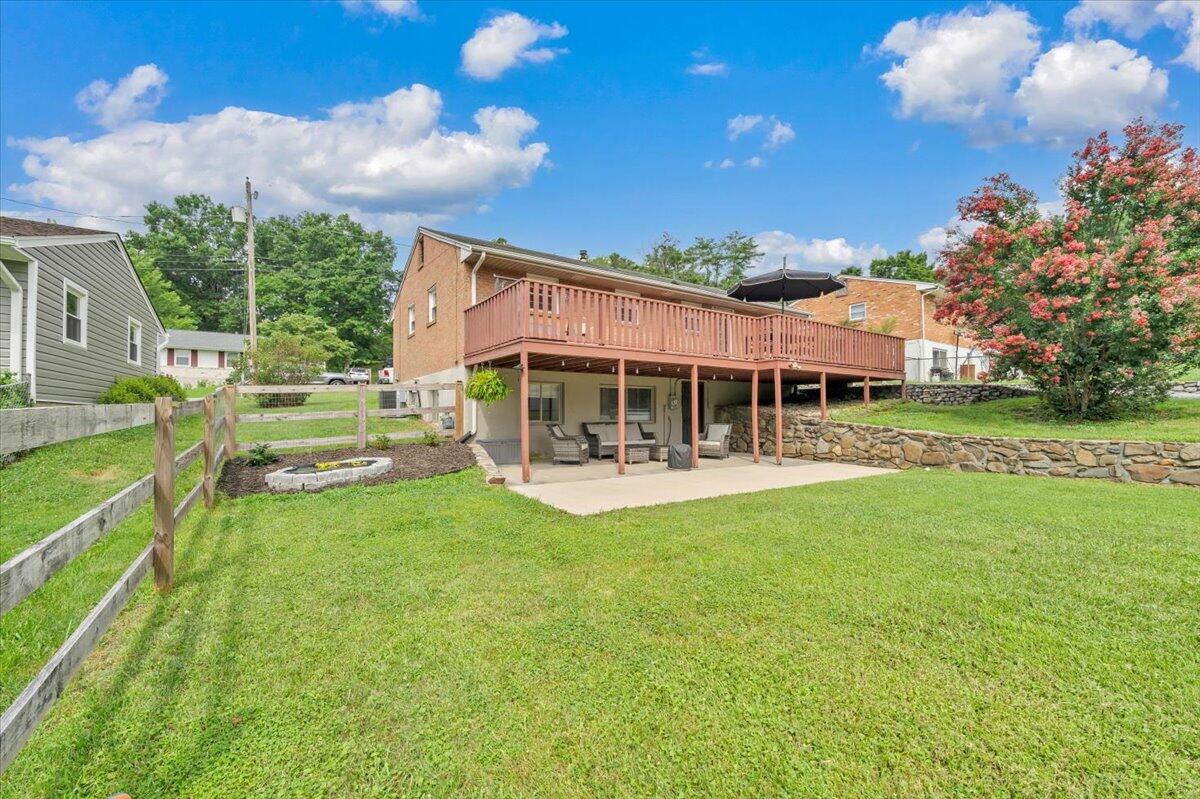 729 Kenyon RD