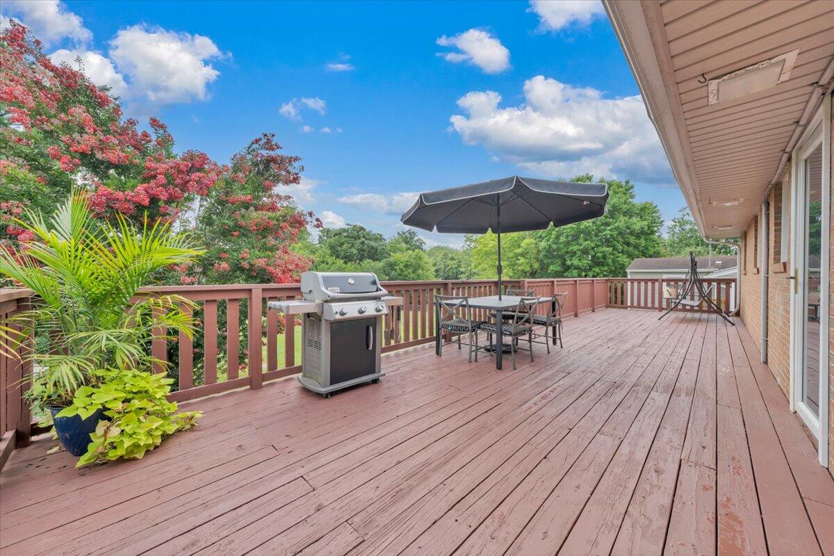 729 Kenyon RD