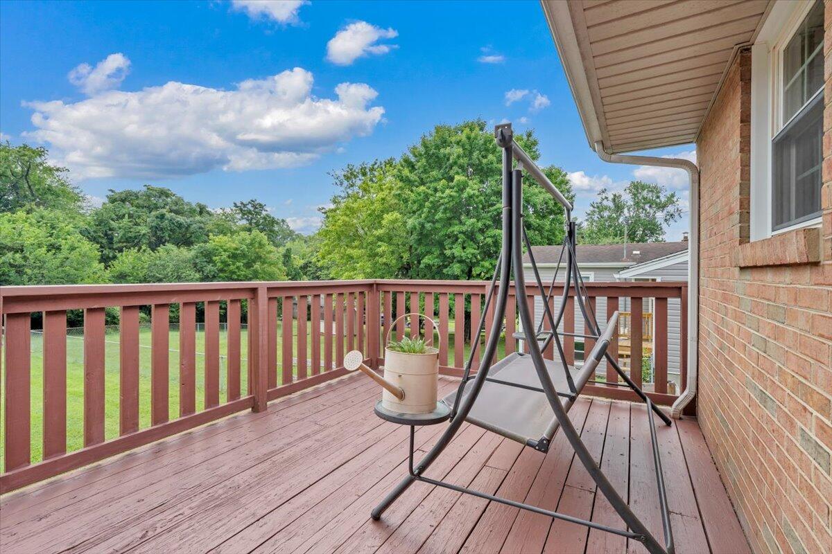 729 Kenyon RD