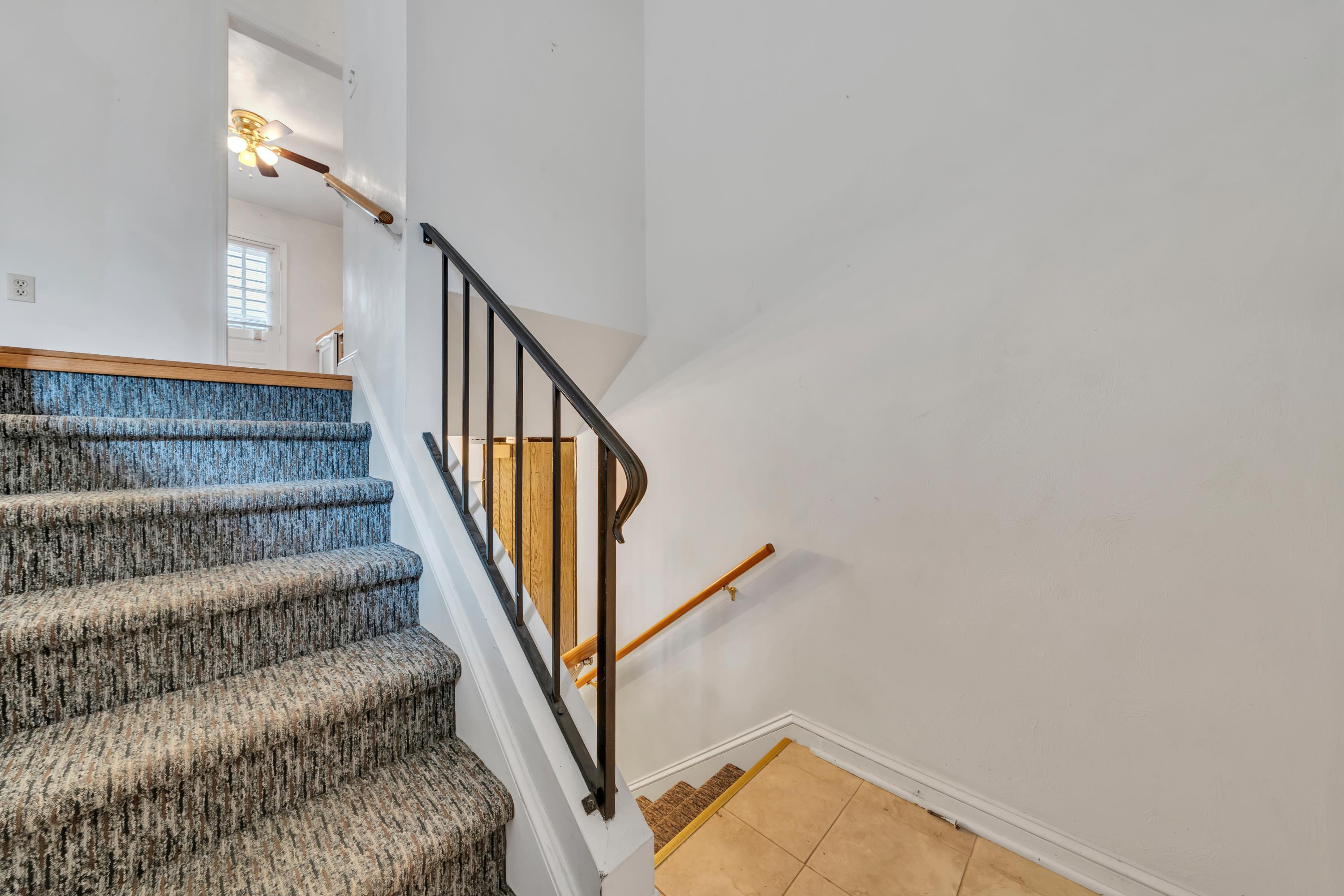 838 Pinewood DR NW