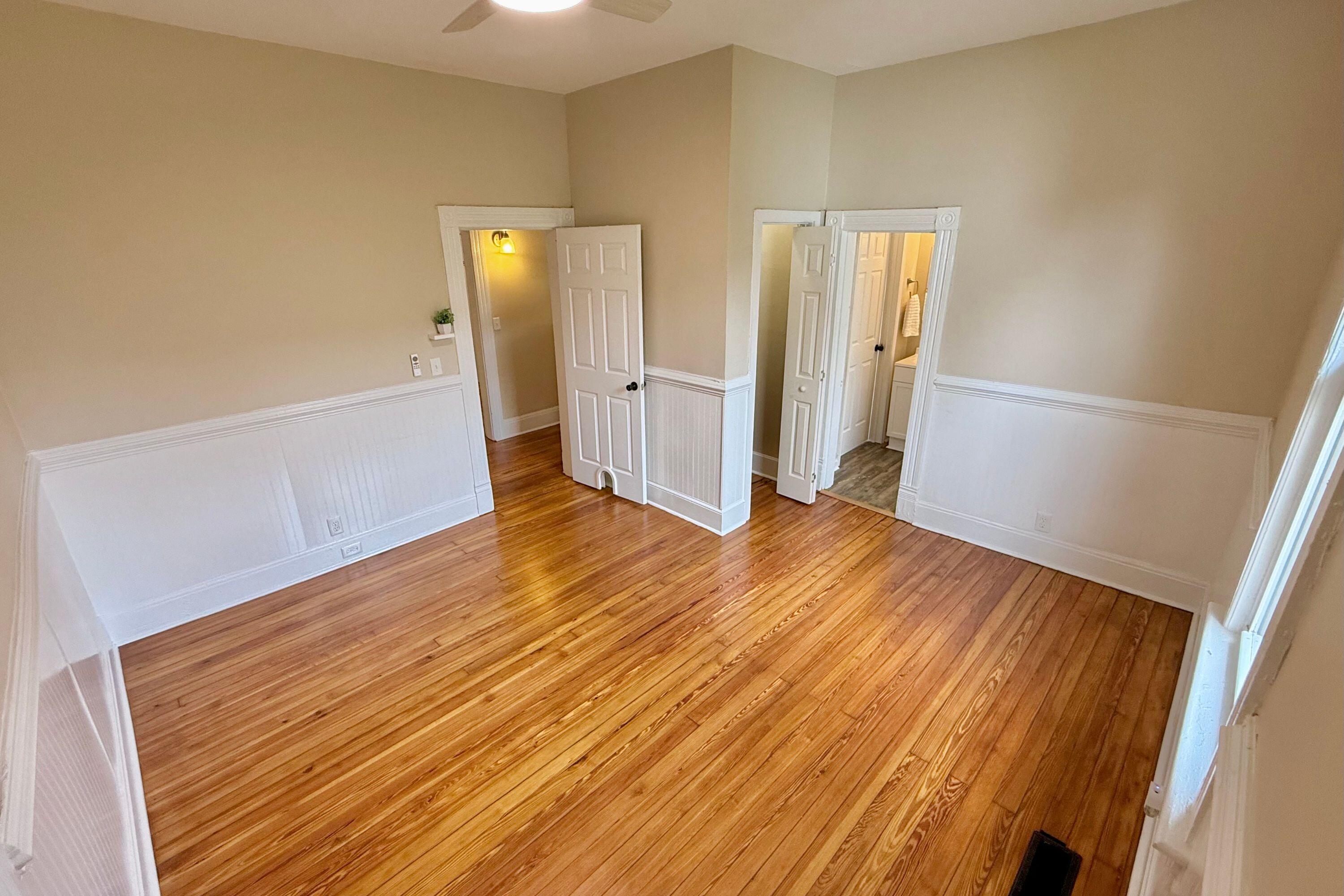 2225 Sabine AVE