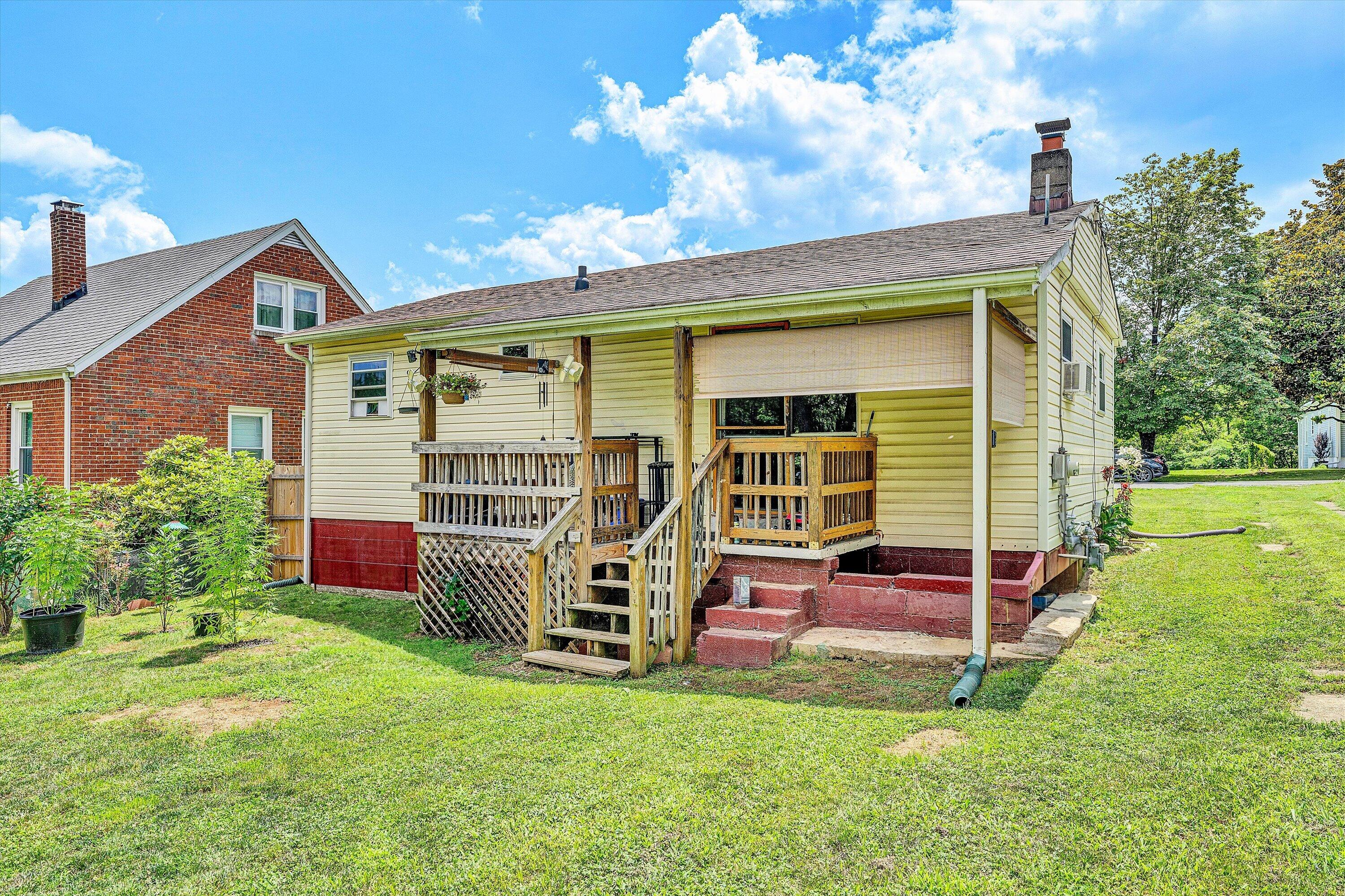 2252 Kenwood BLVD SE