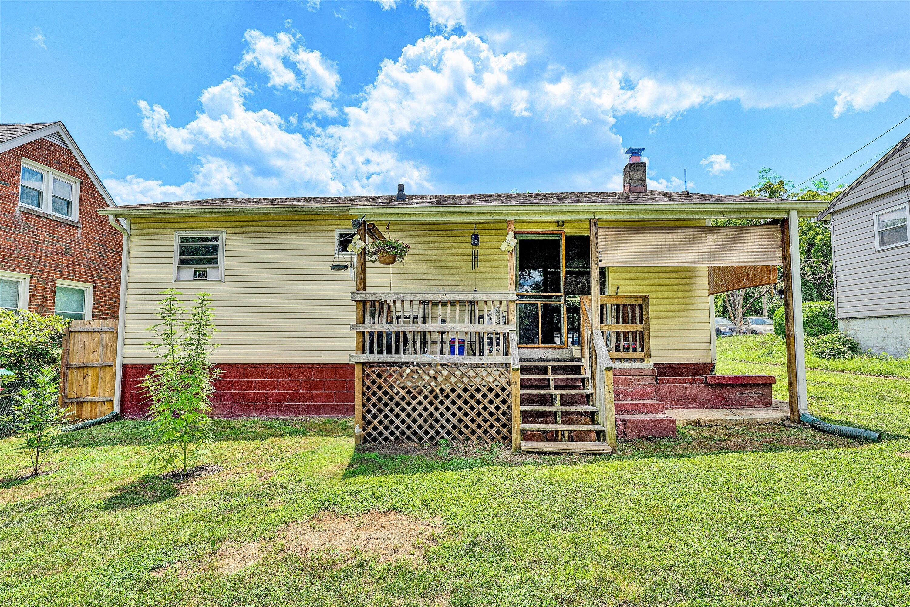 2252 Kenwood BLVD SE