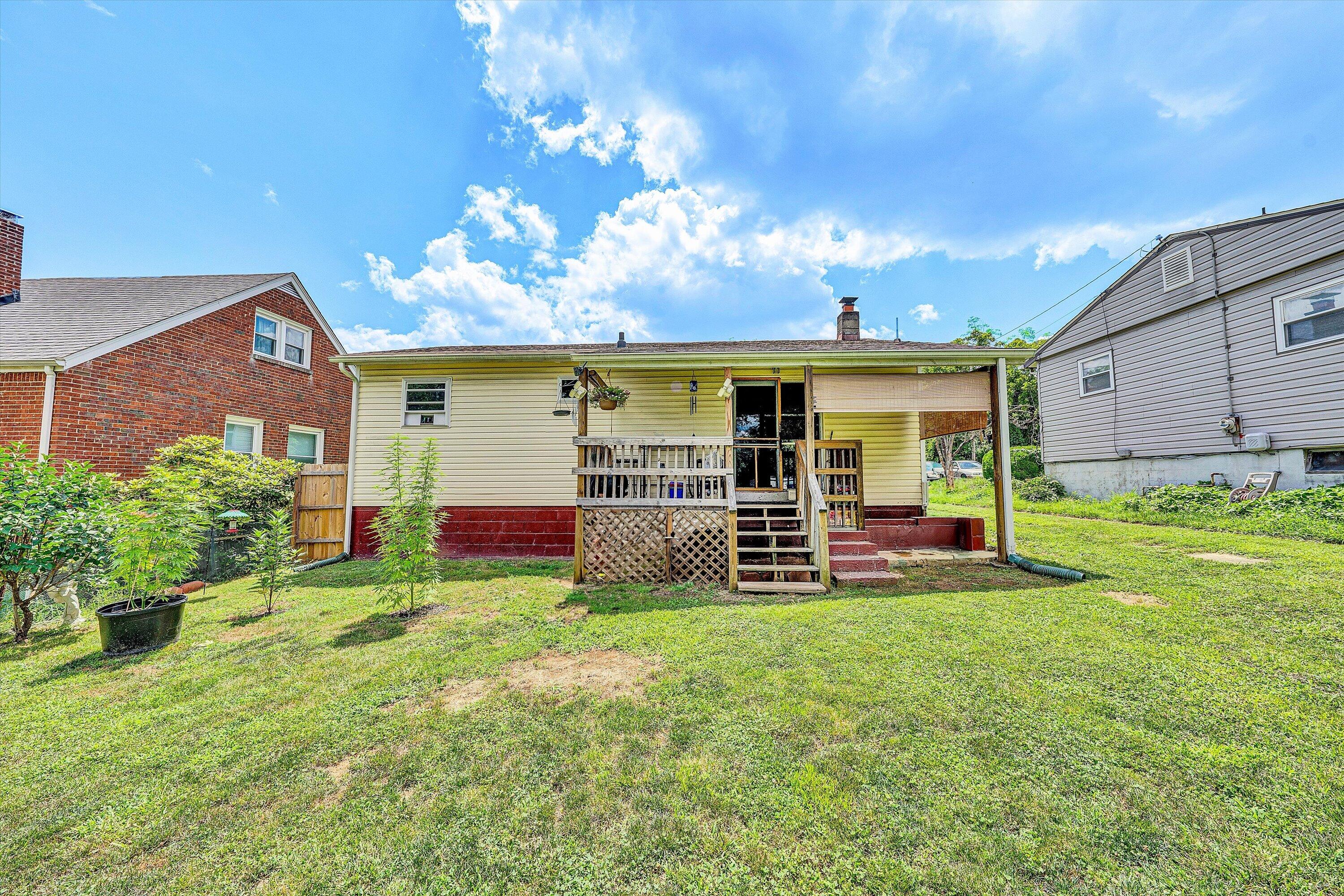 2252 Kenwood BLVD SE