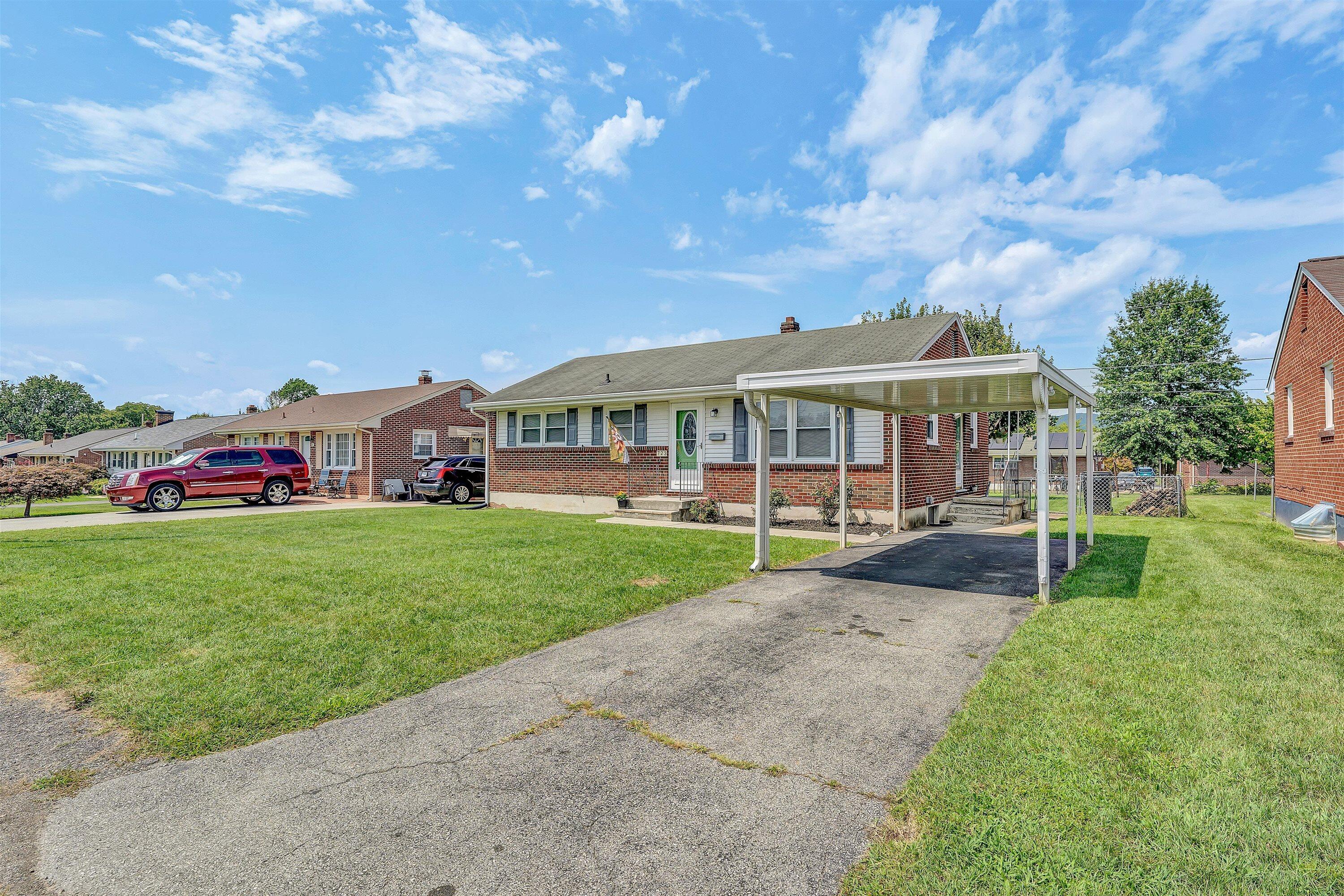 723 Fenwick DR