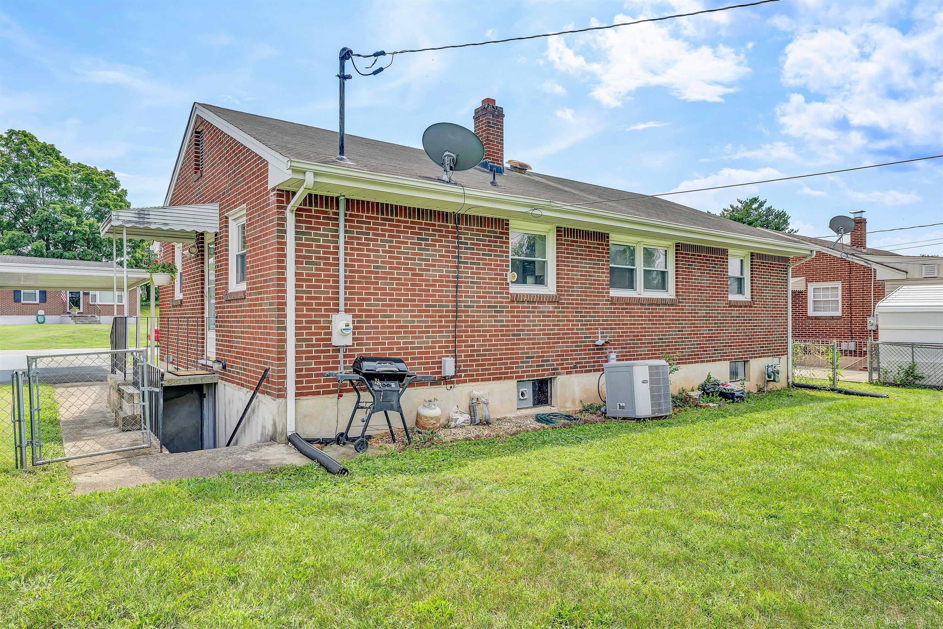 723 Fenwick DR