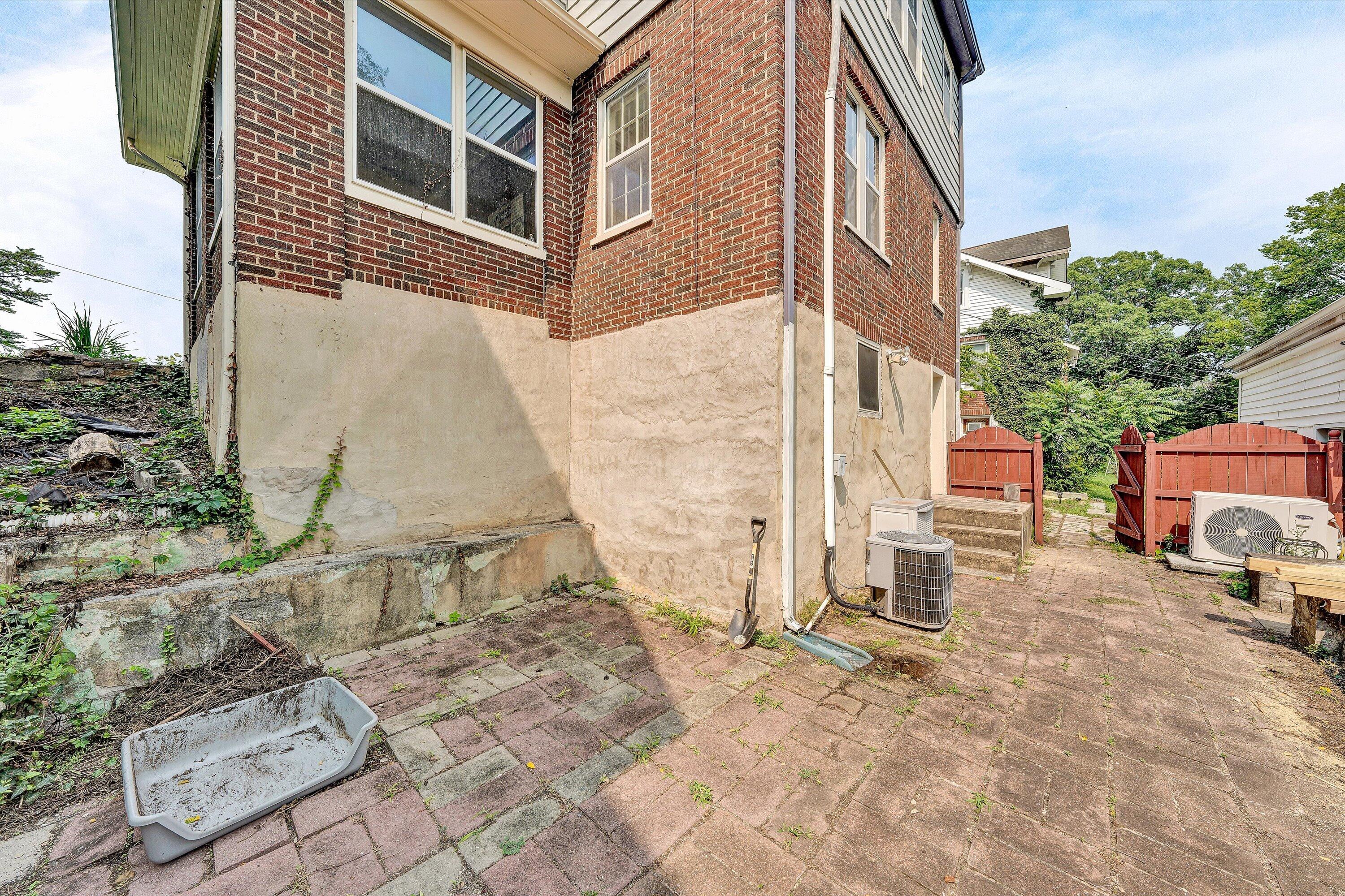 1016 Hamilton AVE SW