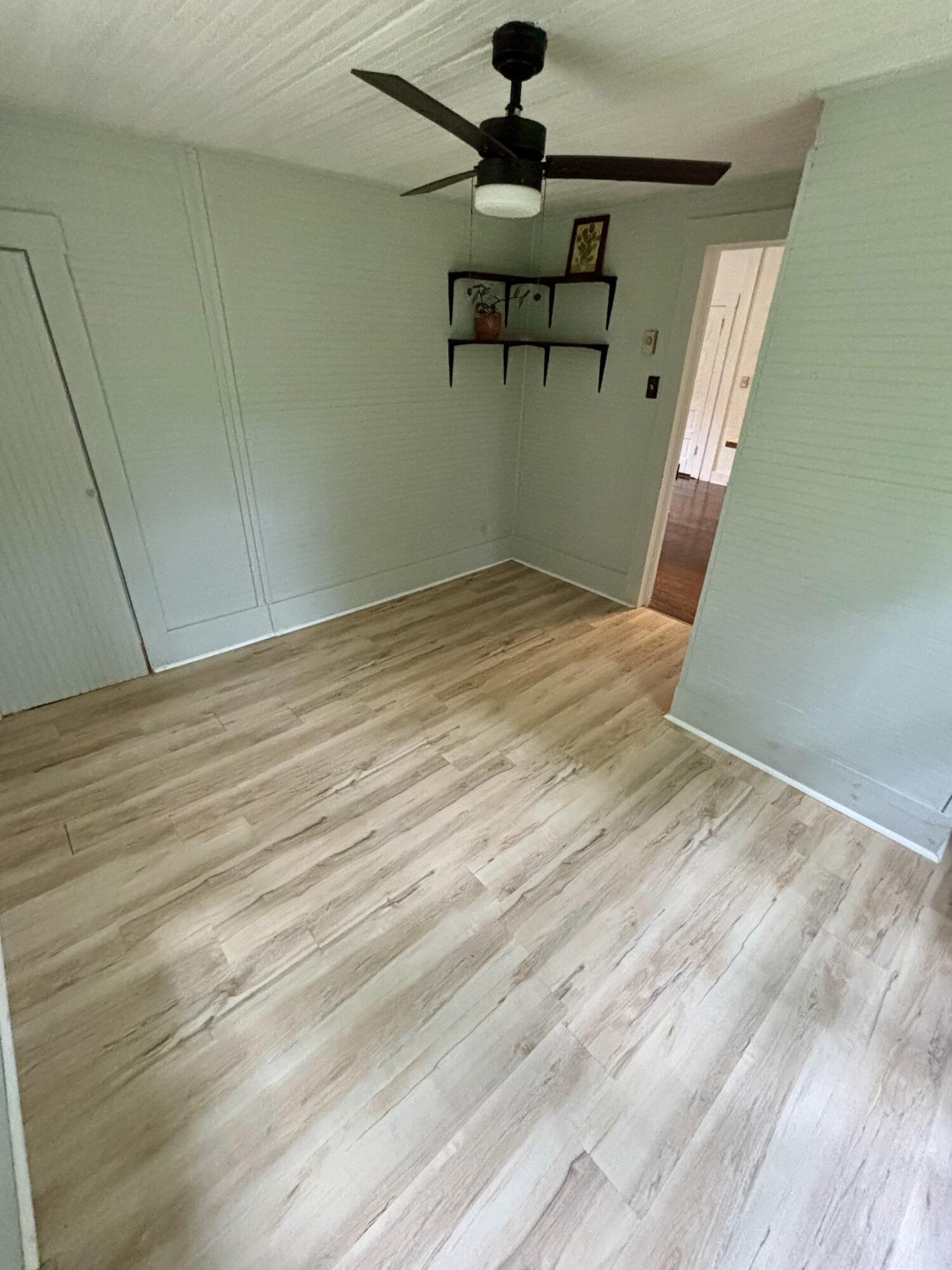 611 Mabry LN