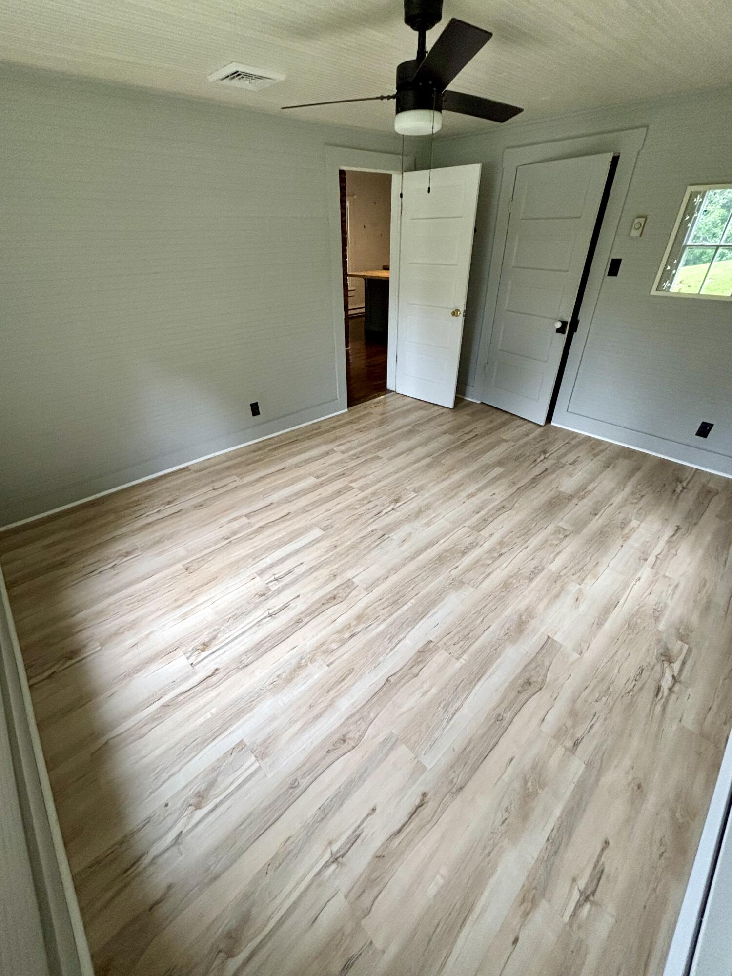 611 Mabry LN