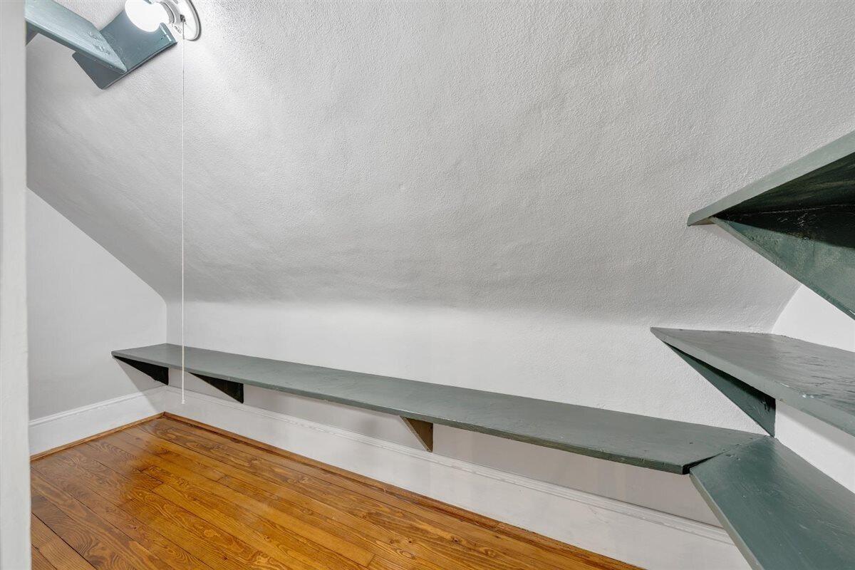 118 E Virginia AVE