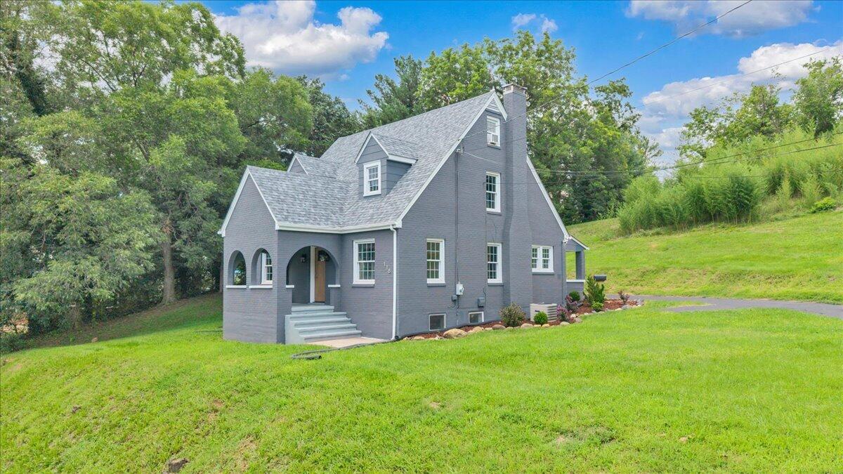 118 E Virginia AVE