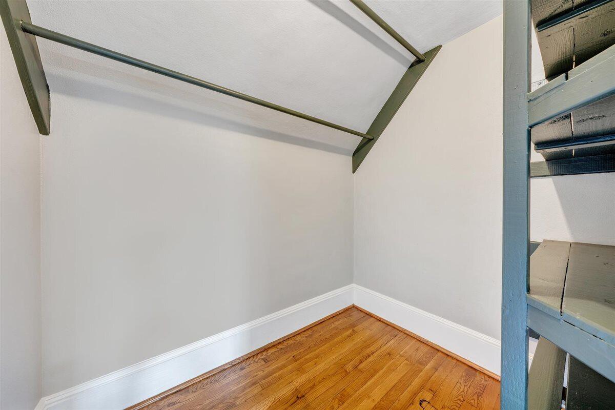 118 E Virginia AVE