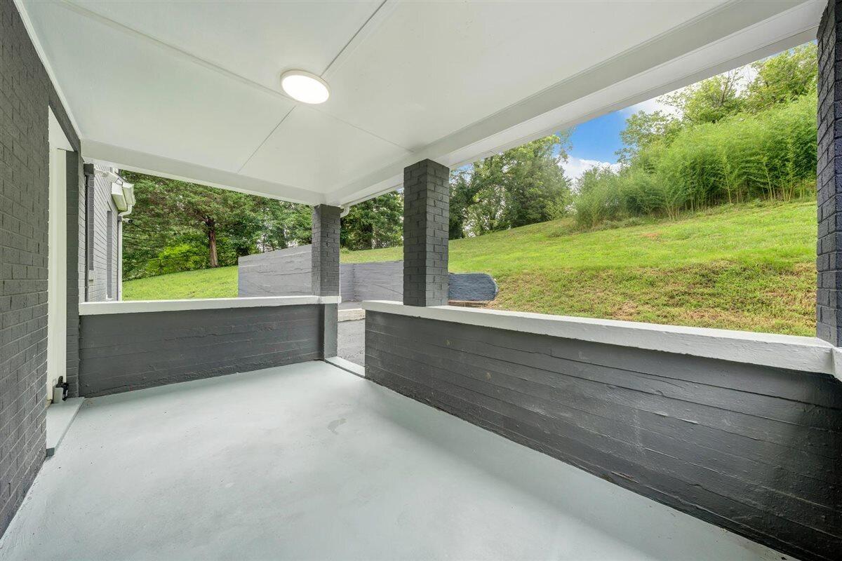 118 E Virginia AVE