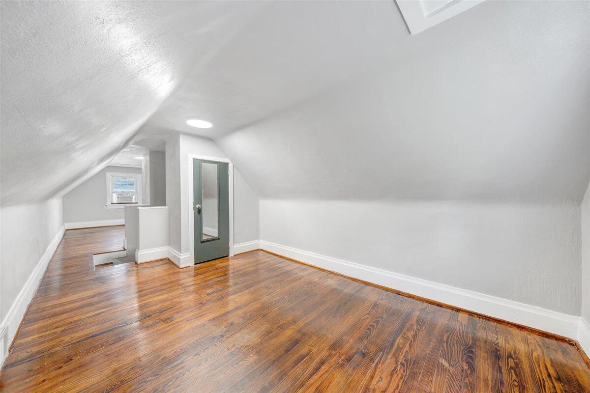 118 E Virginia AVE