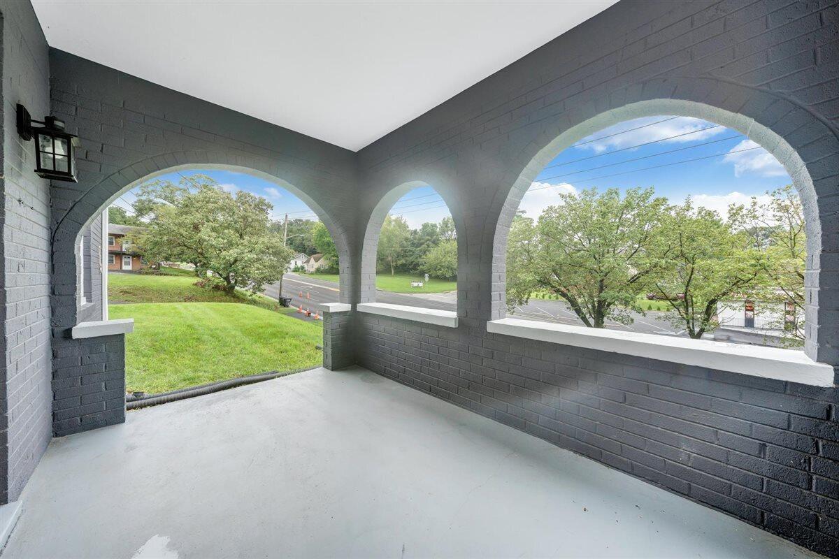 118 E Virginia AVE