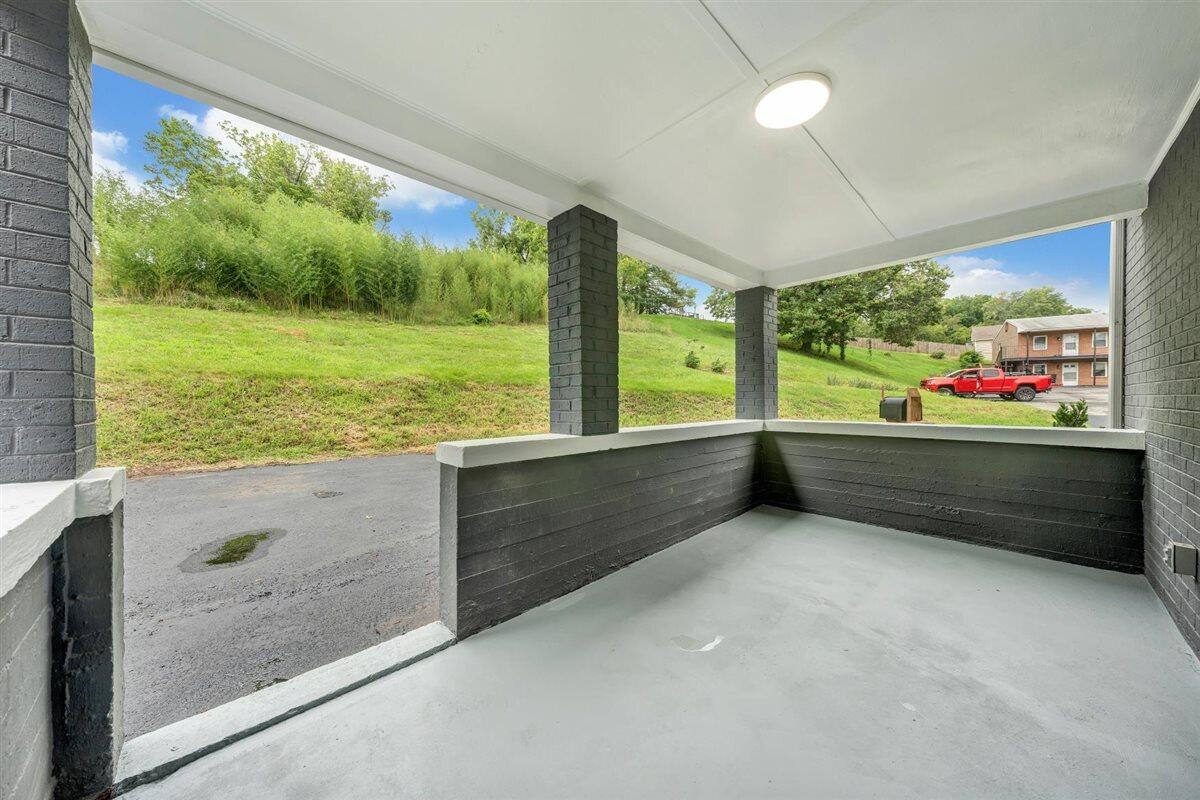 118 E Virginia AVE