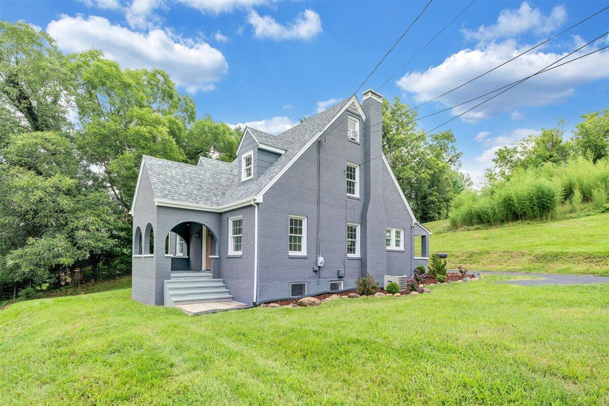 118 E Virginia AVE