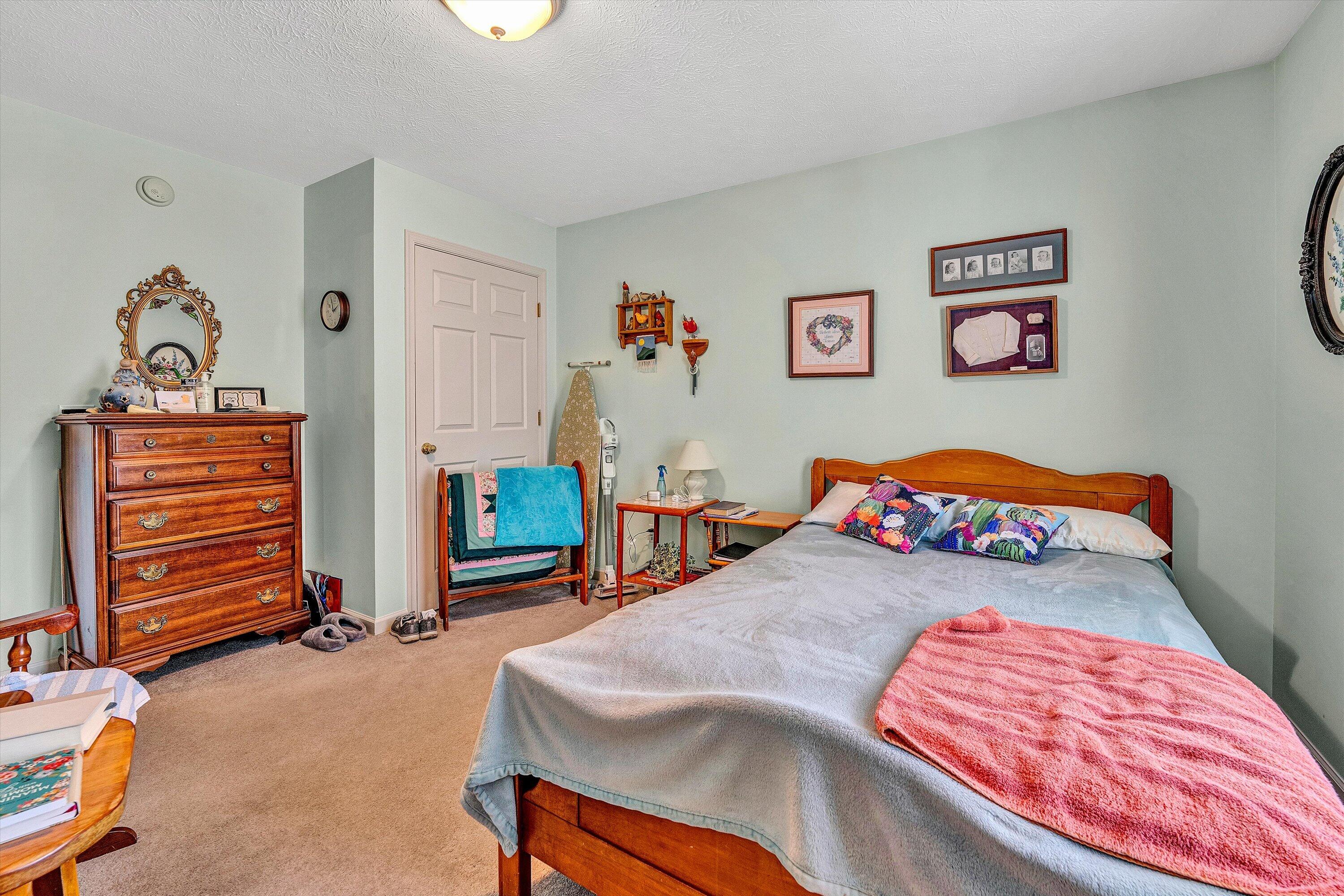 1665 Bellevue RD