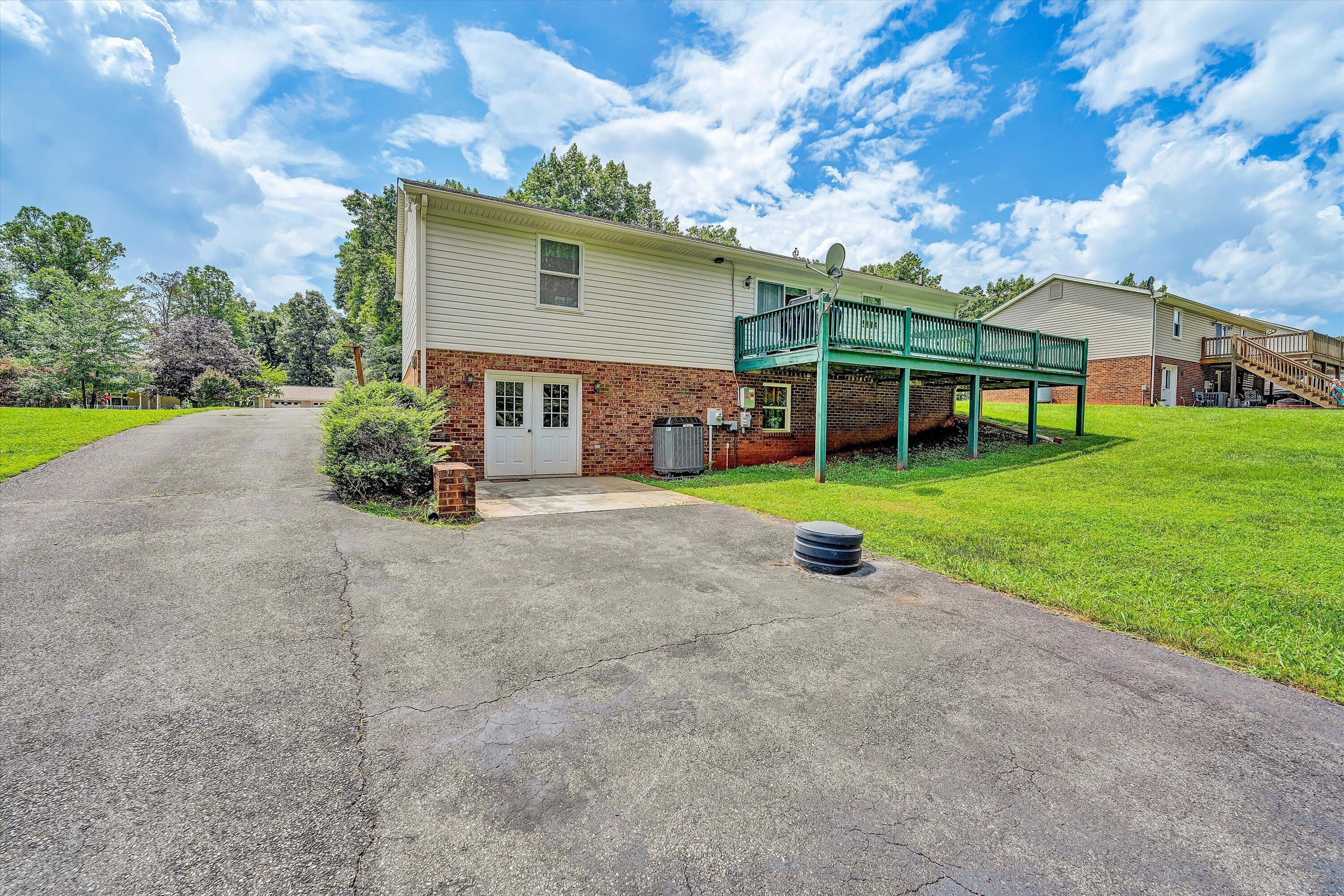1665 Bellevue RD