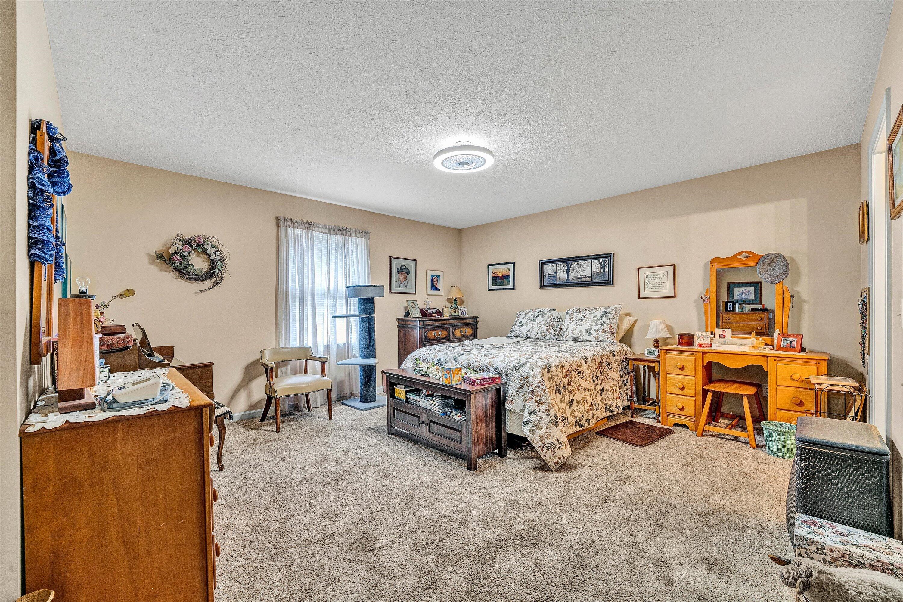 1665 Bellevue RD