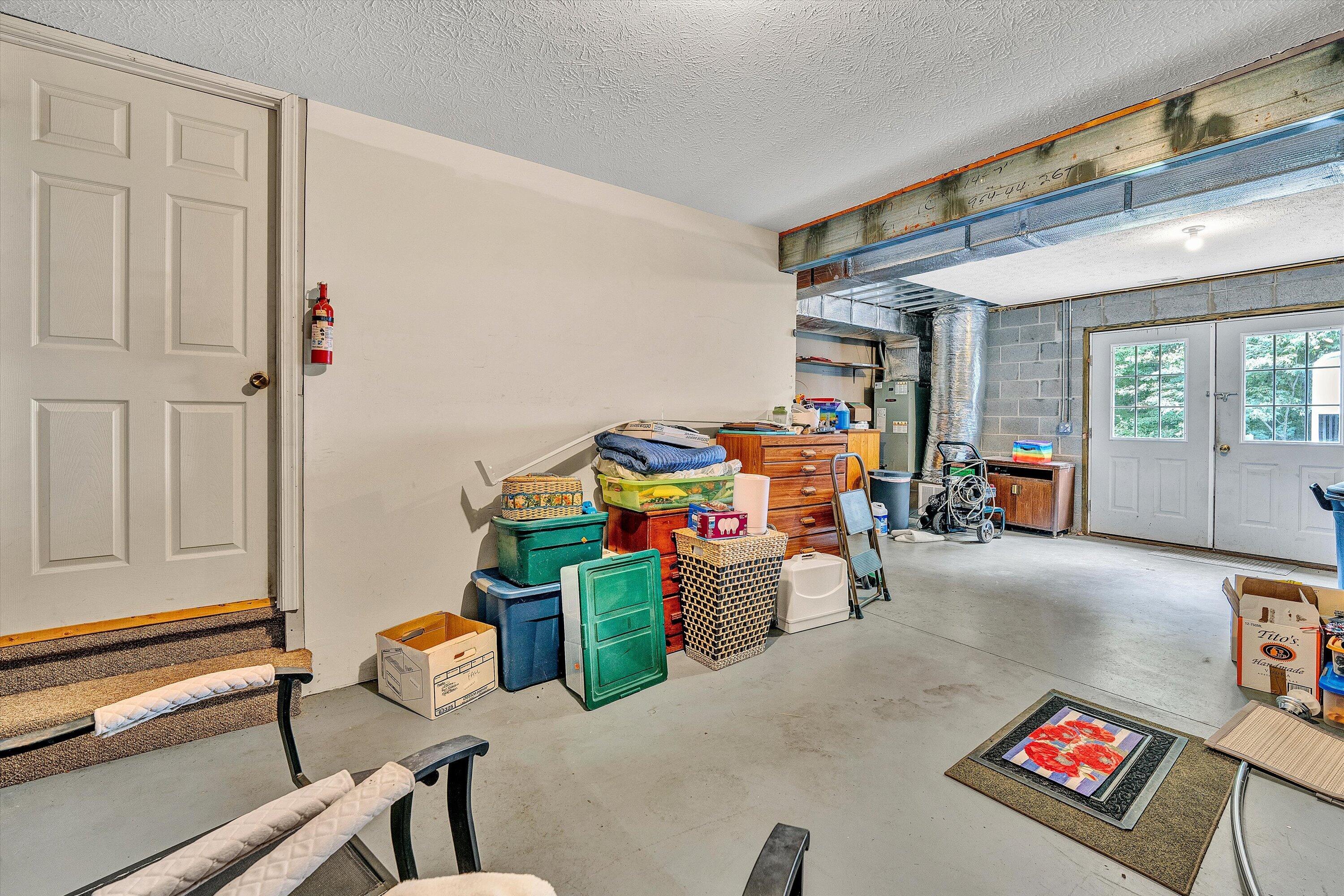 1665 Bellevue RD