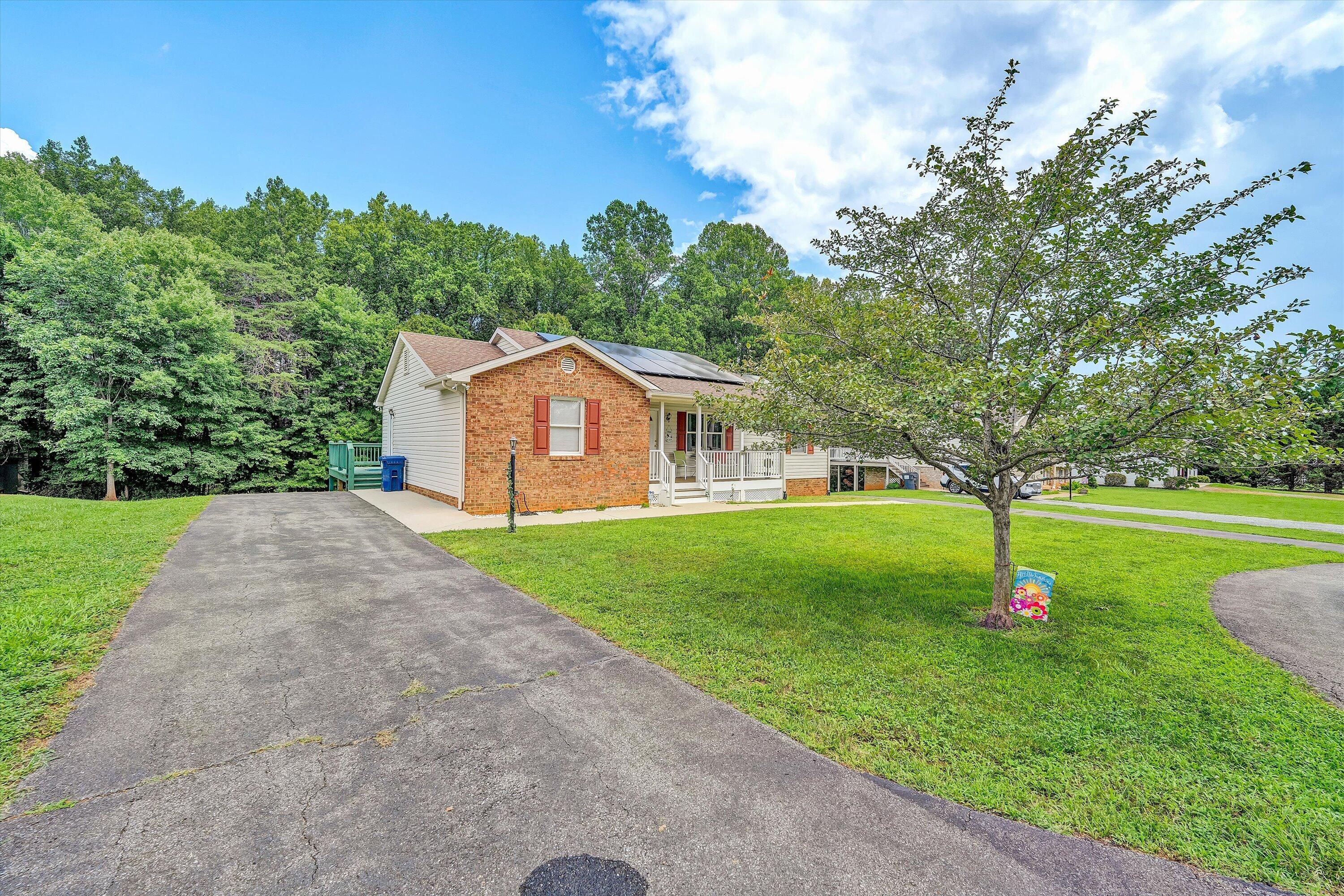 1665 Bellevue RD