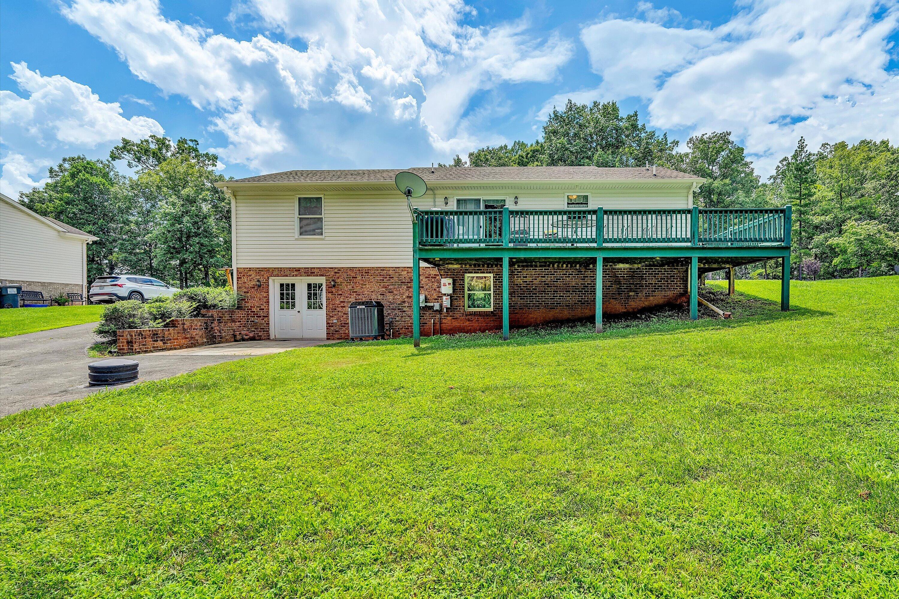 1665 Bellevue RD