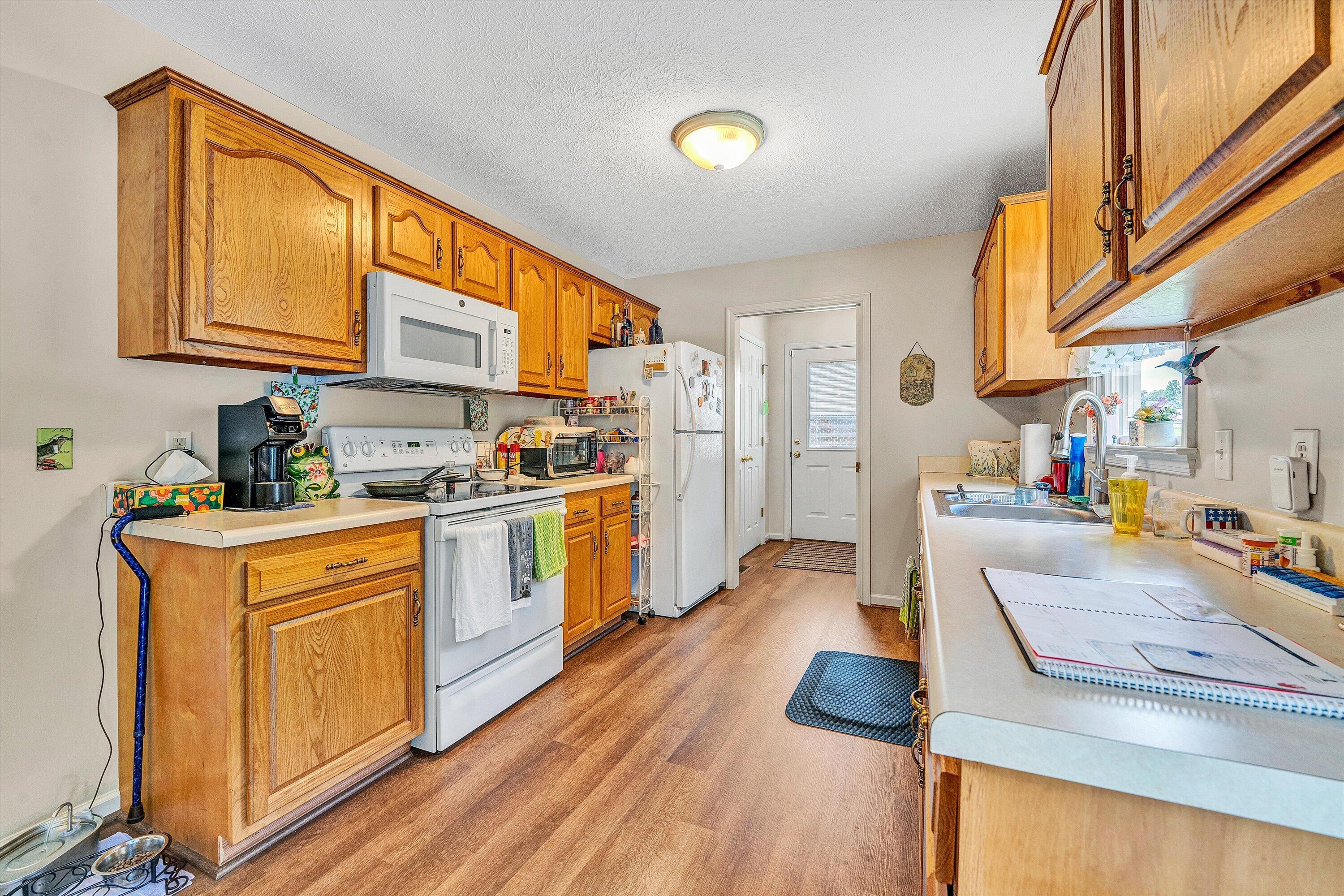 1665 Bellevue RD