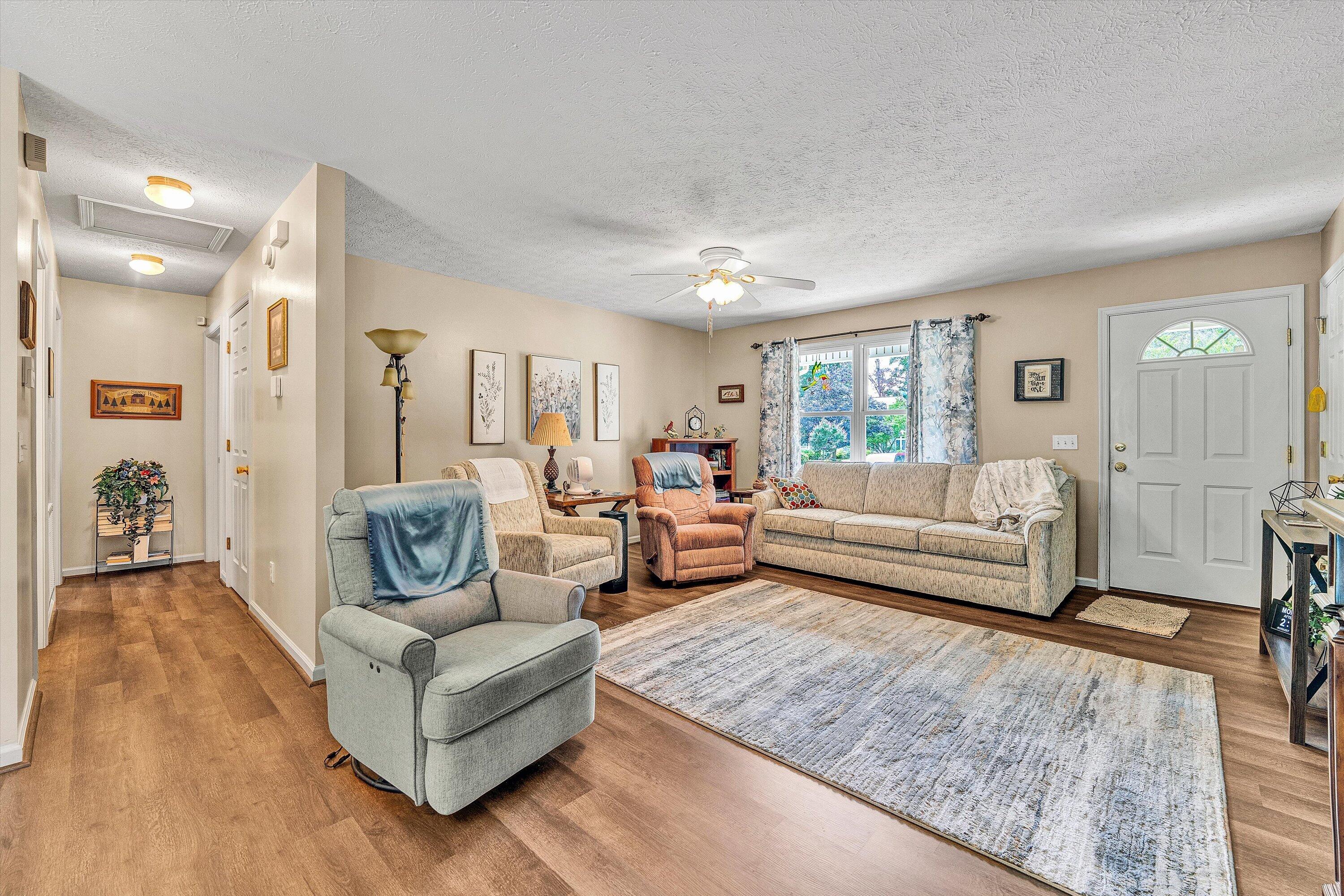 1665 Bellevue RD