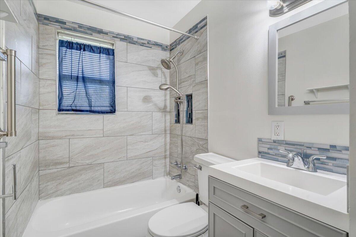 1302 22nd ST NW