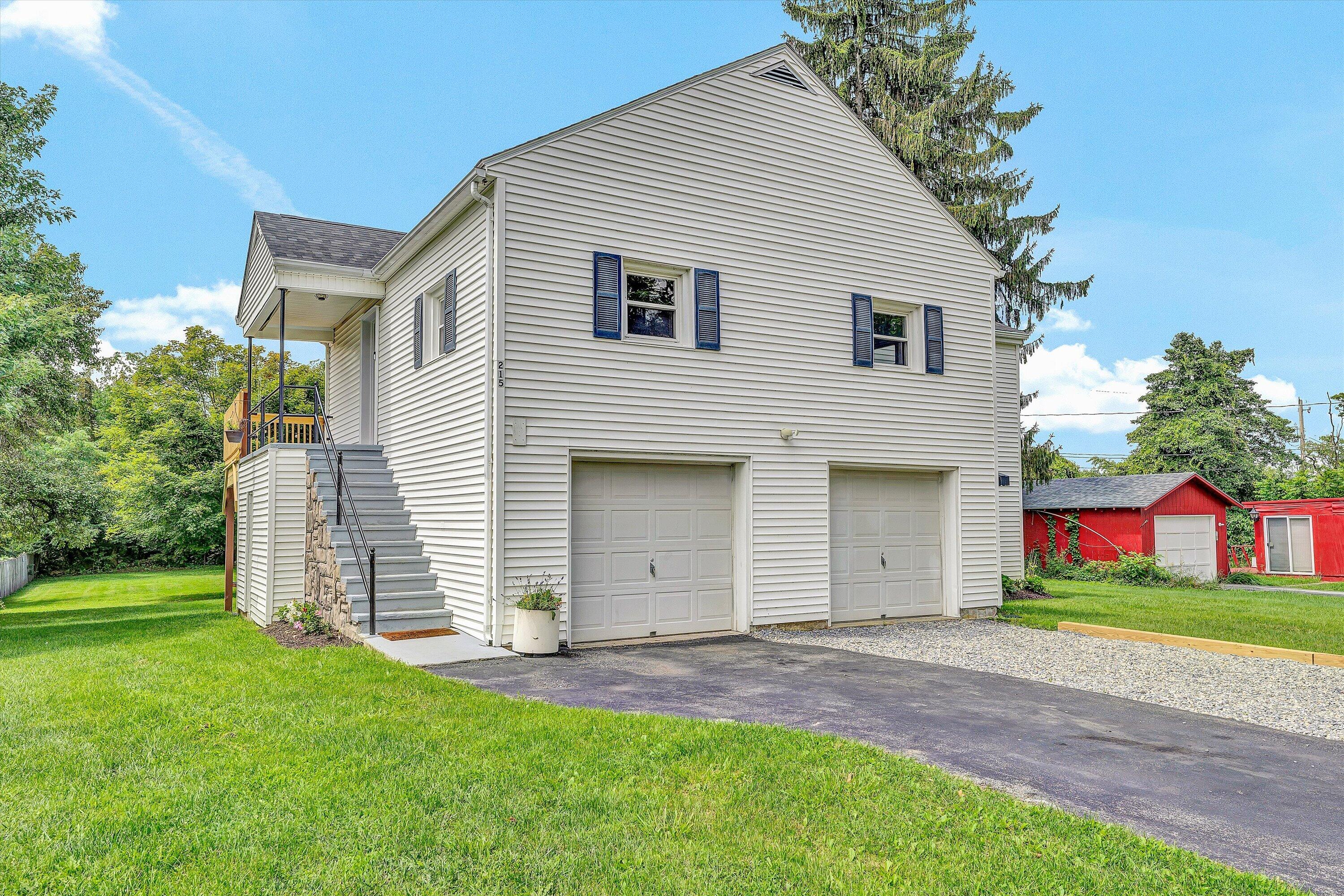 215 S Hill DR