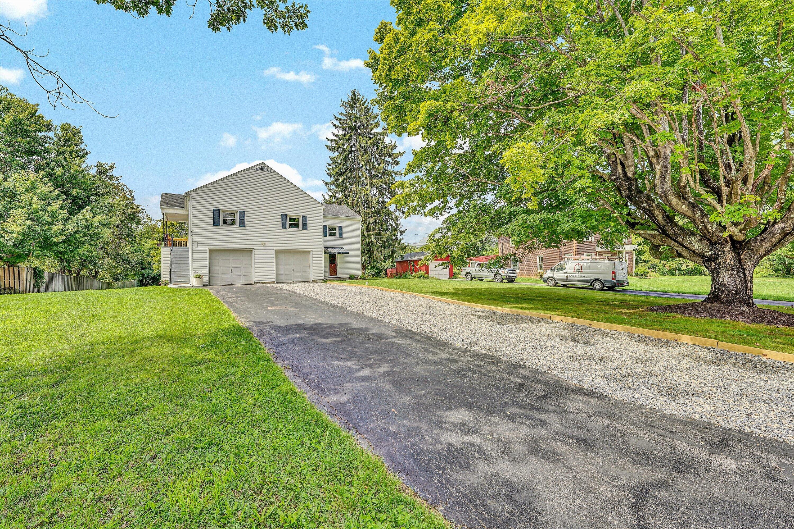 215 S Hill DR