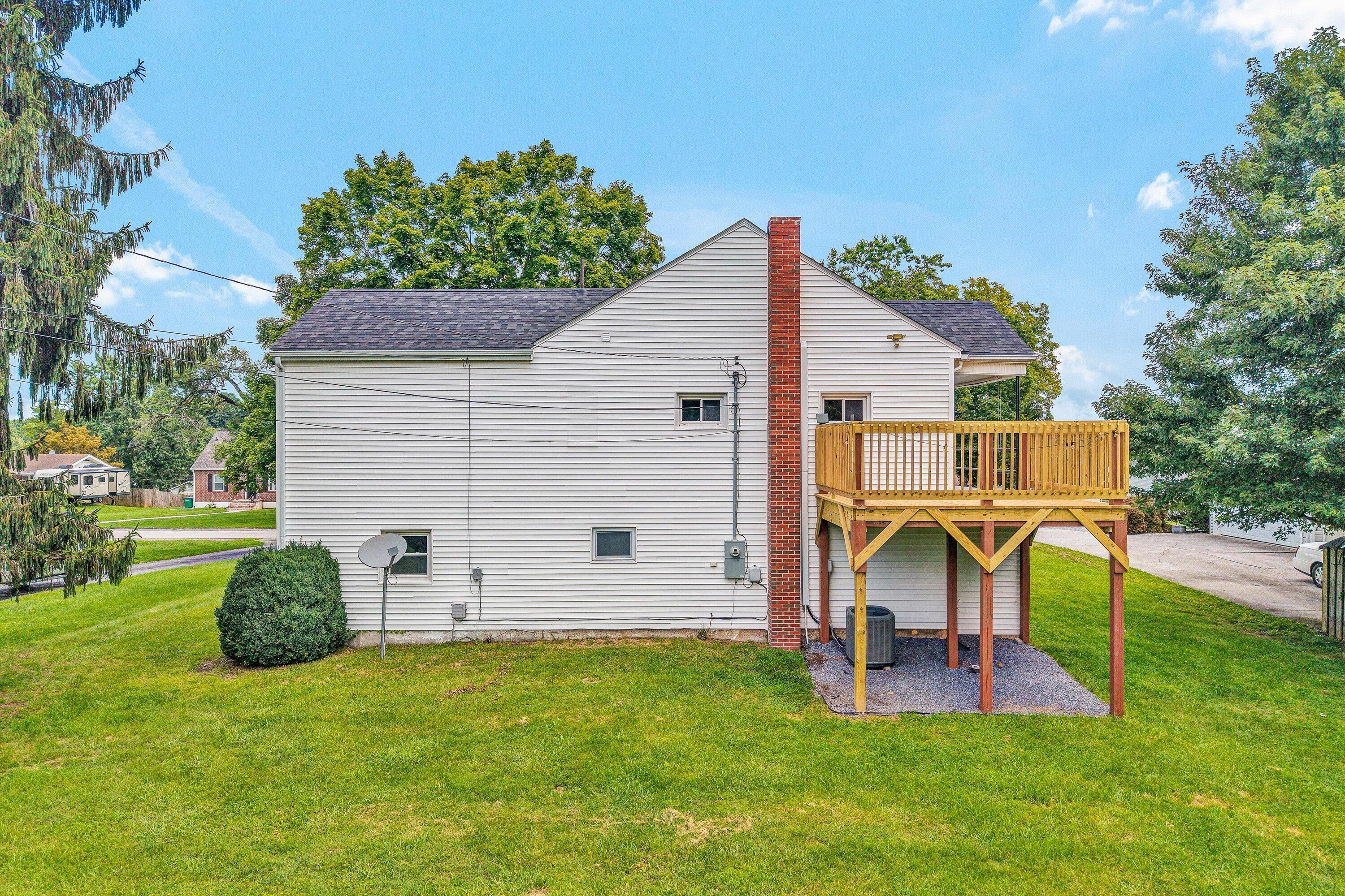 215 S Hill DR
