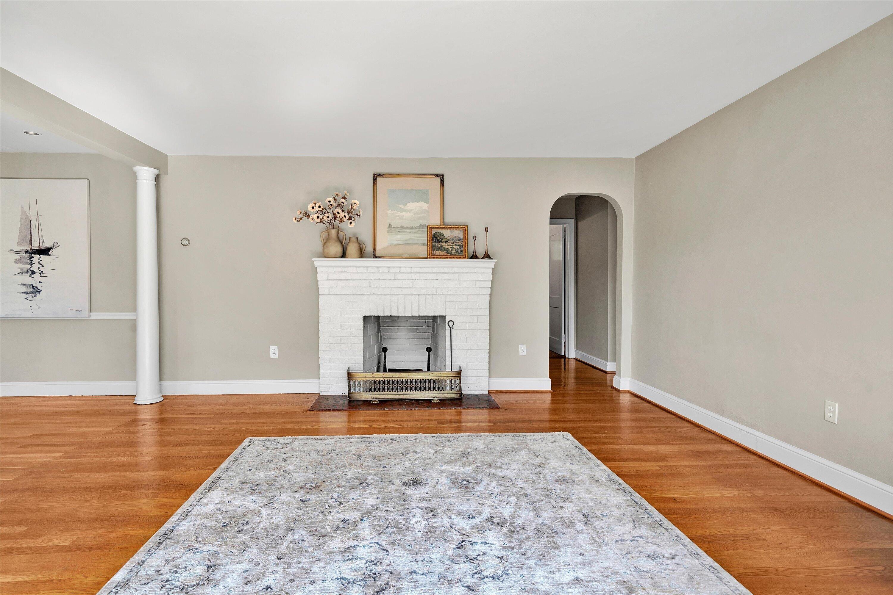 1909 Blenheim RD SW