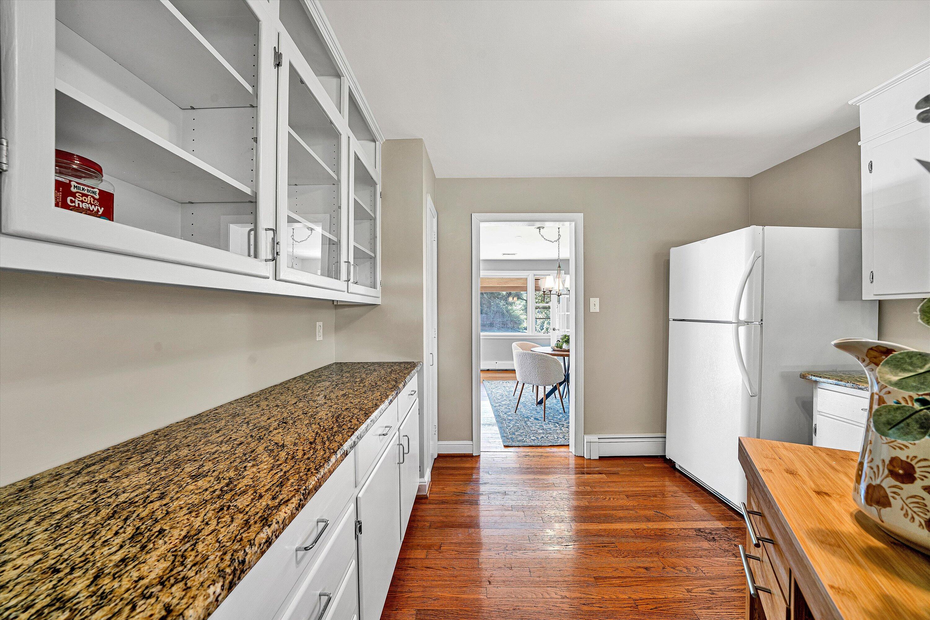1909 Blenheim RD SW
