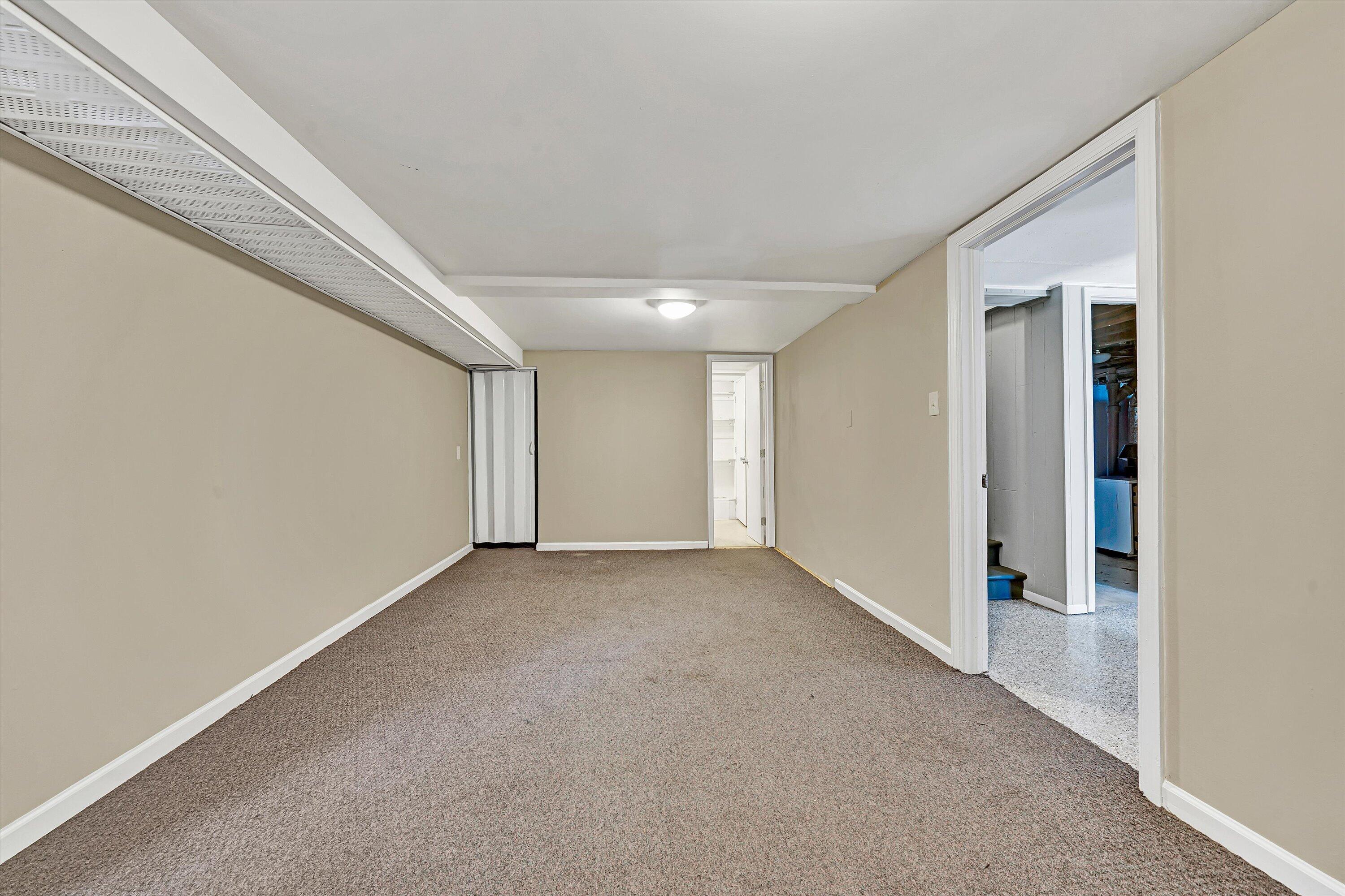 1909 Blenheim RD SW