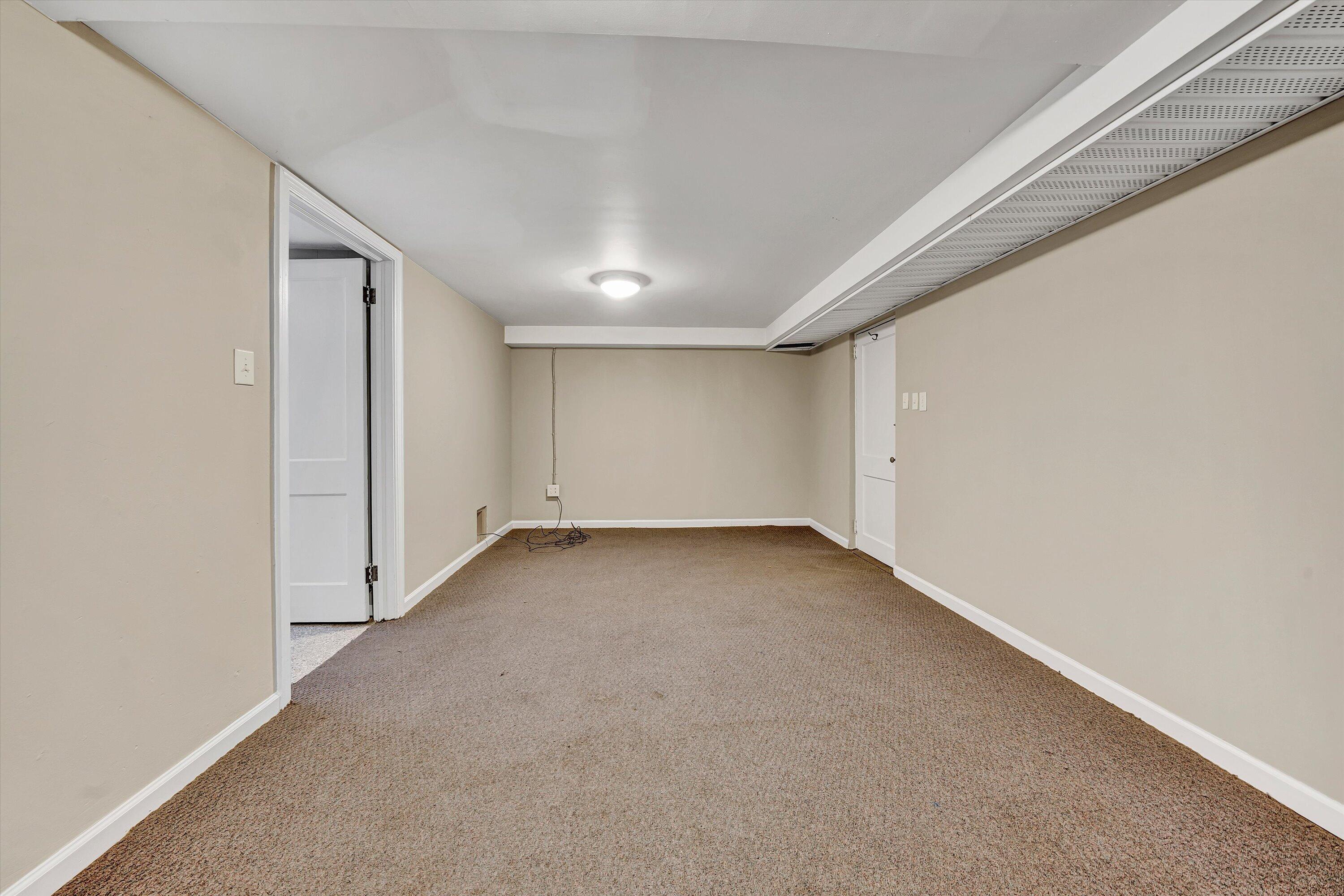 1909 Blenheim RD SW