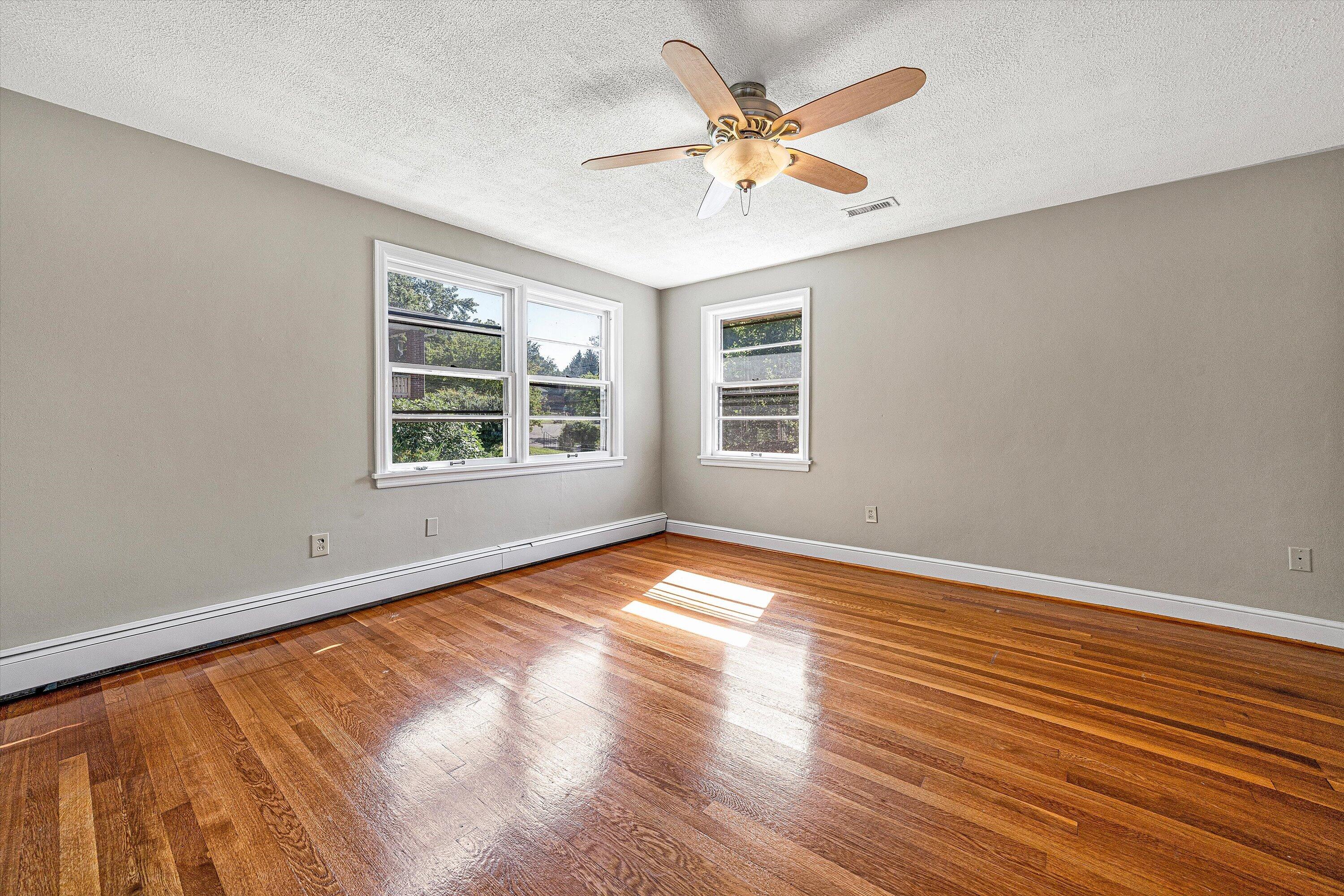 1909 Blenheim RD SW