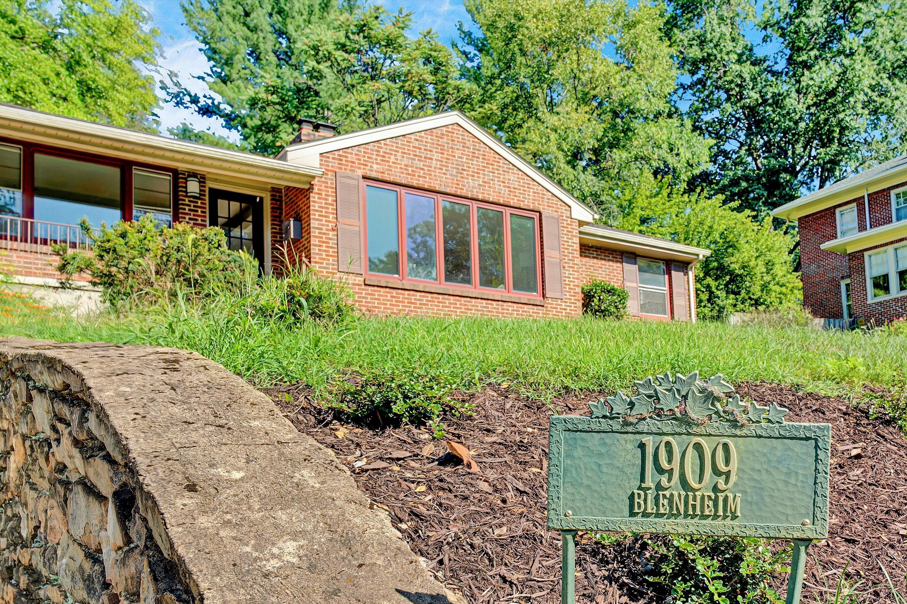 1909 Blenheim RD SW
