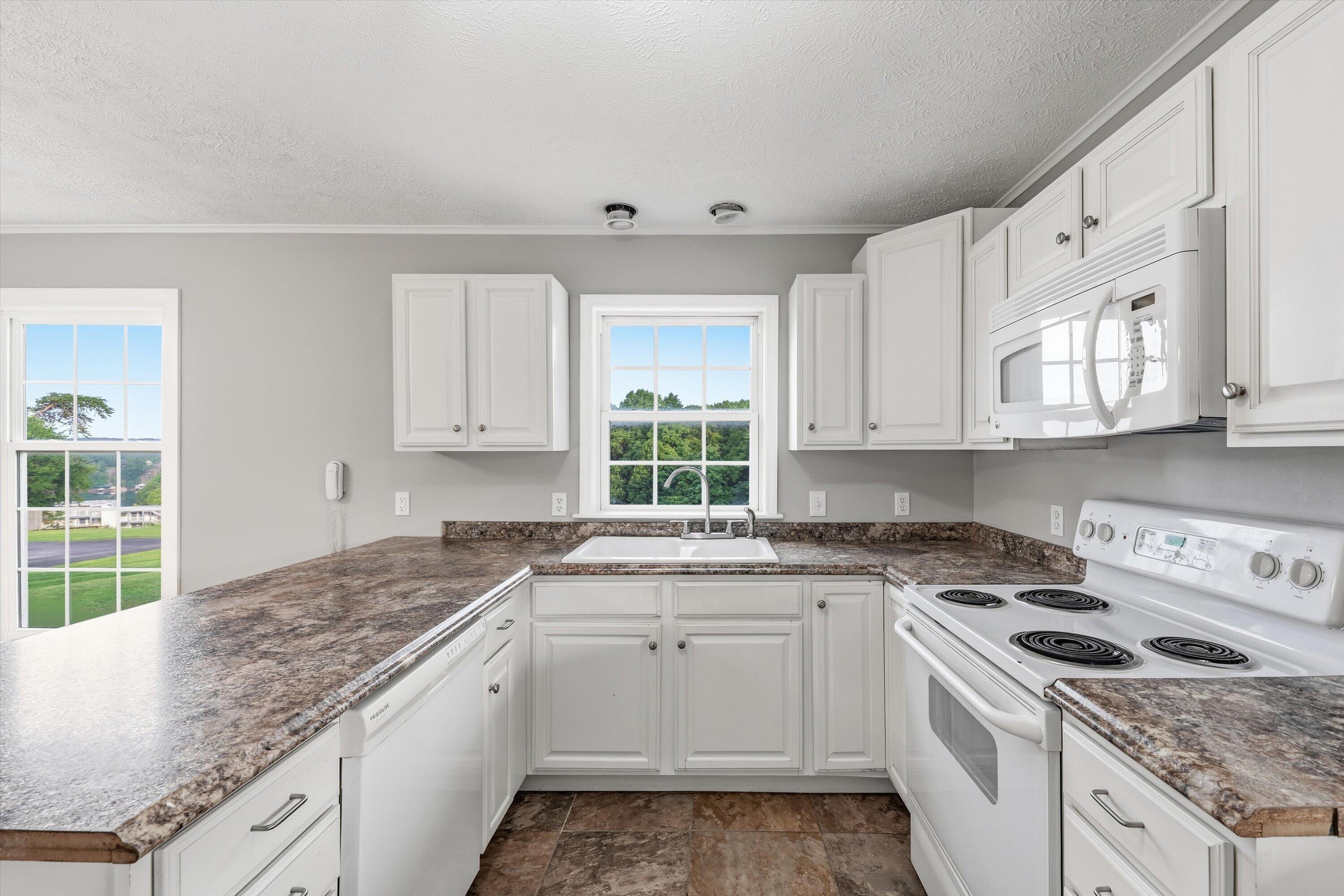 1147 Bluewater DR