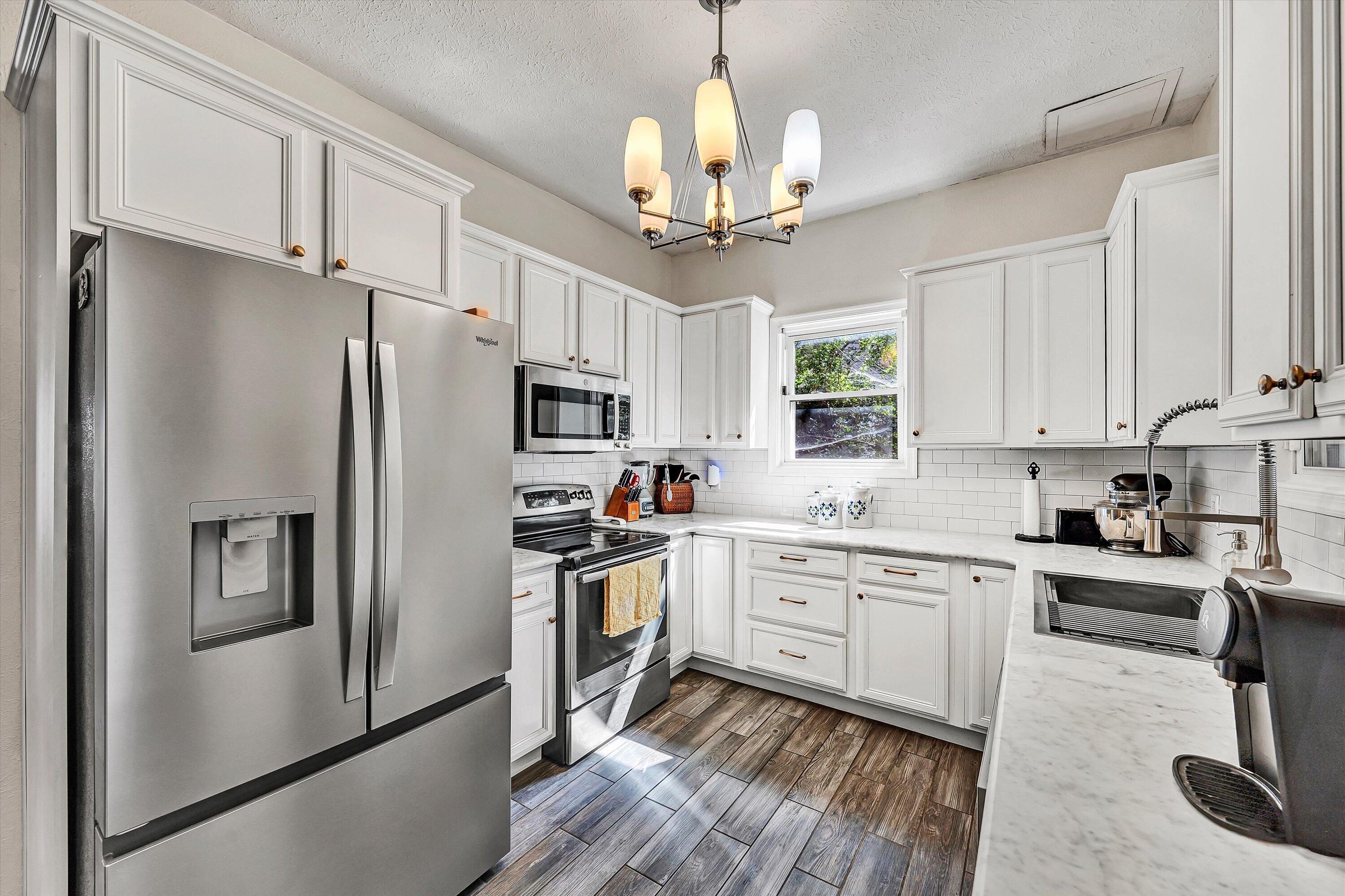 1210 Chapman AVE SW