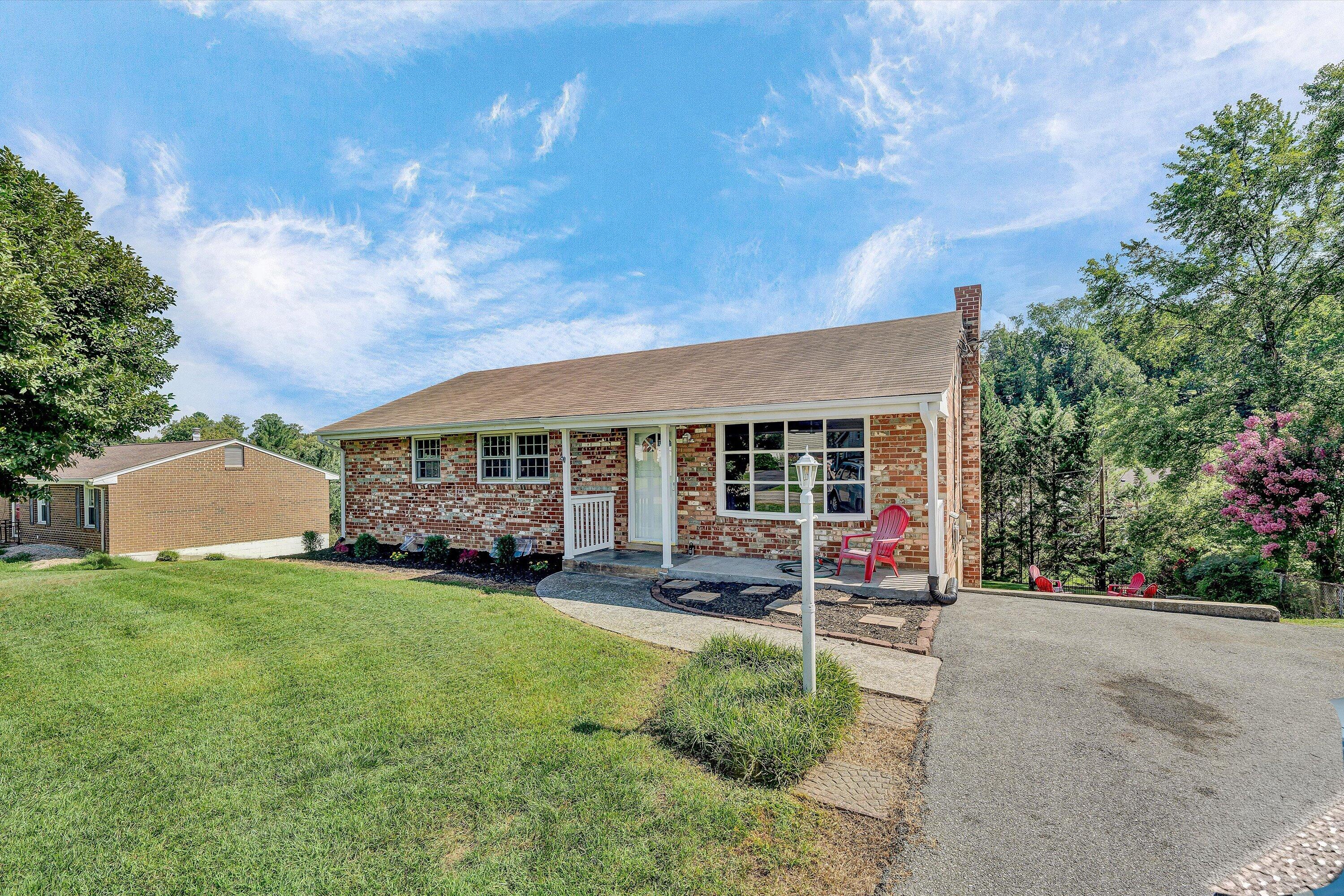 5258 Lakeland DR